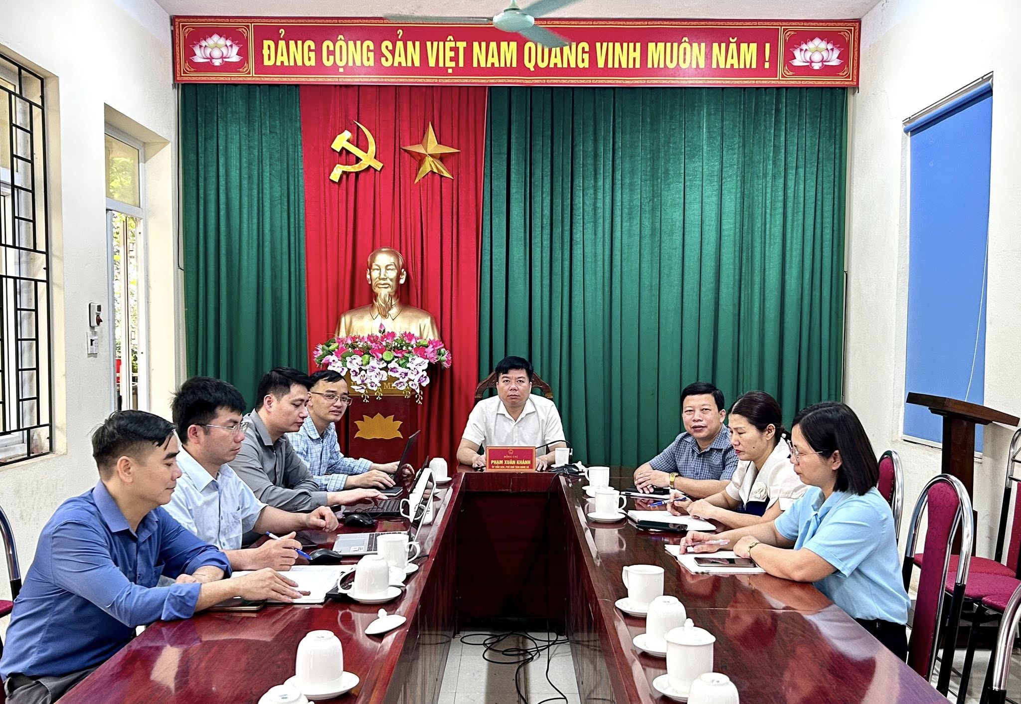 Anh-tin-bai