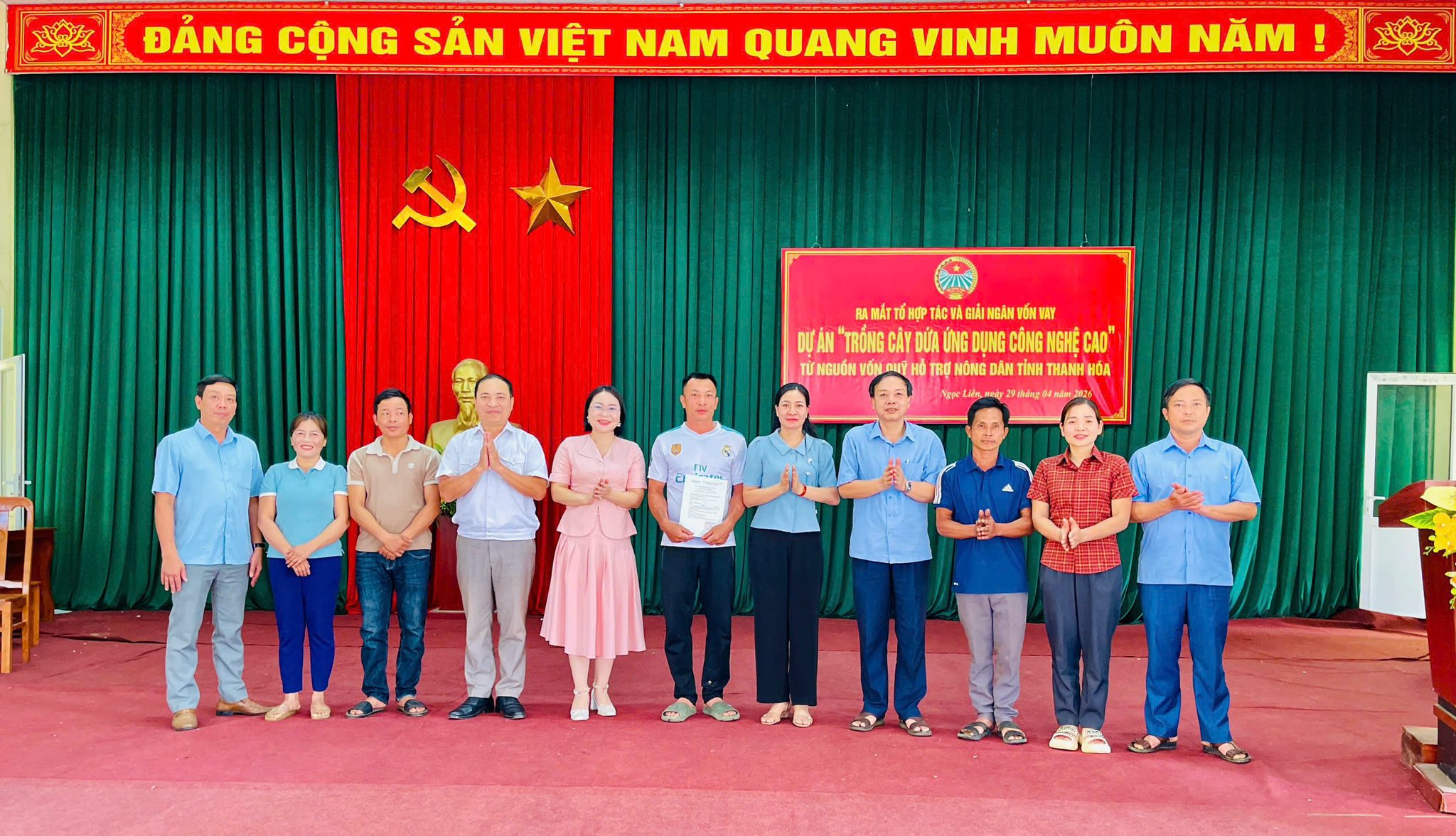 HỘI NÔNG DÂN XÃ NGỌC LIÊN RA MẮT TỔ HỢP TÁC “TRỒNG DỨA ỨNG DỤNG CÔNG NGHỆ CAO”, GIẢI NGÂN VỐN HỖ TRỢ NÔNG DÂN