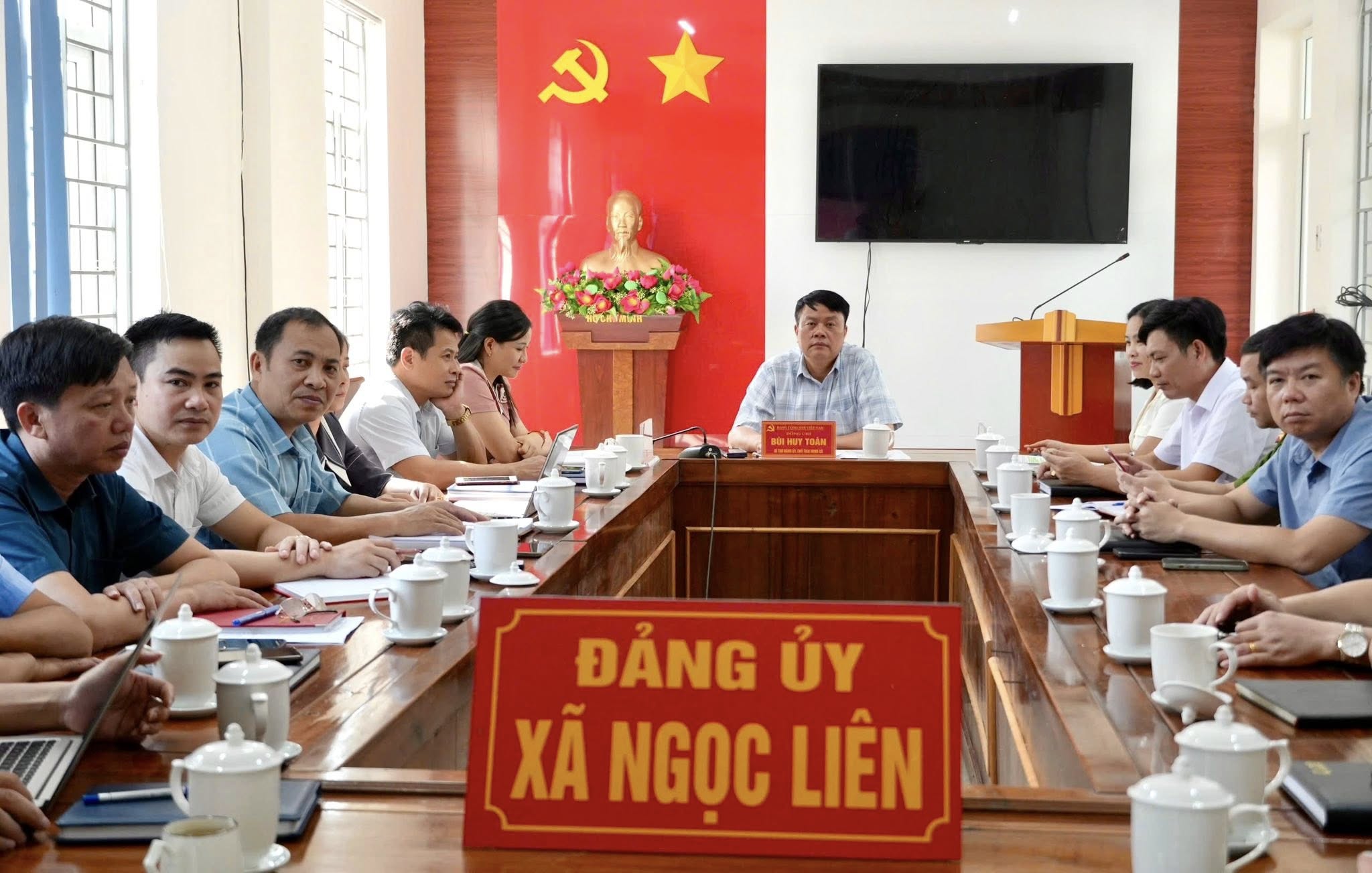 XÃ NGỌC LIÊN THAM GIA HỘI NGHỊ TRỰC TUYẾN SƠ KẾT 1 NĂM THỰC HIỆN MÔ HÌNH HỆ THỐNG CHÍNH TRỊ VÀ CHÍNH QUYỀN ĐỊA PHƯƠNG 2 CẤP