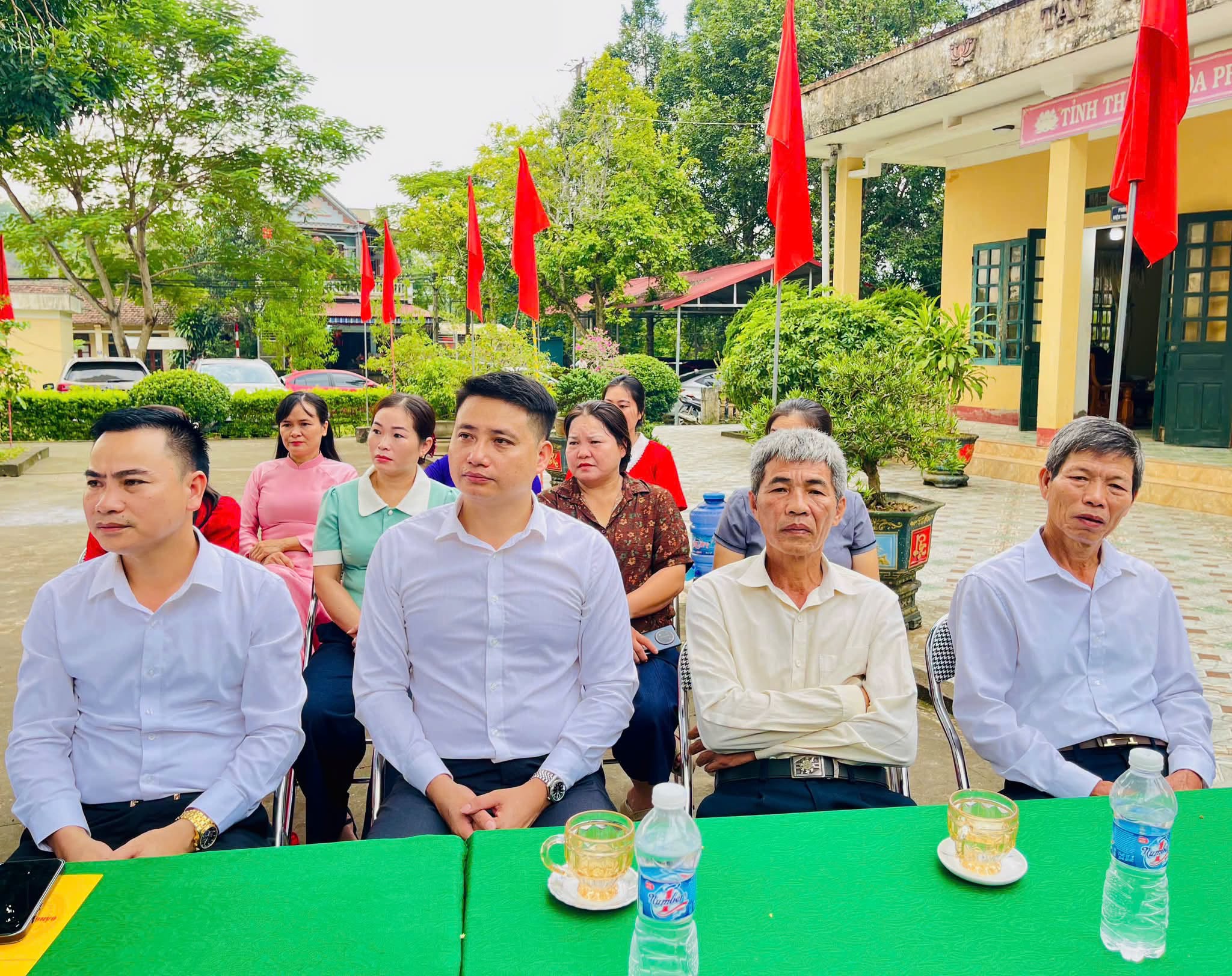 Anh-tin-bai