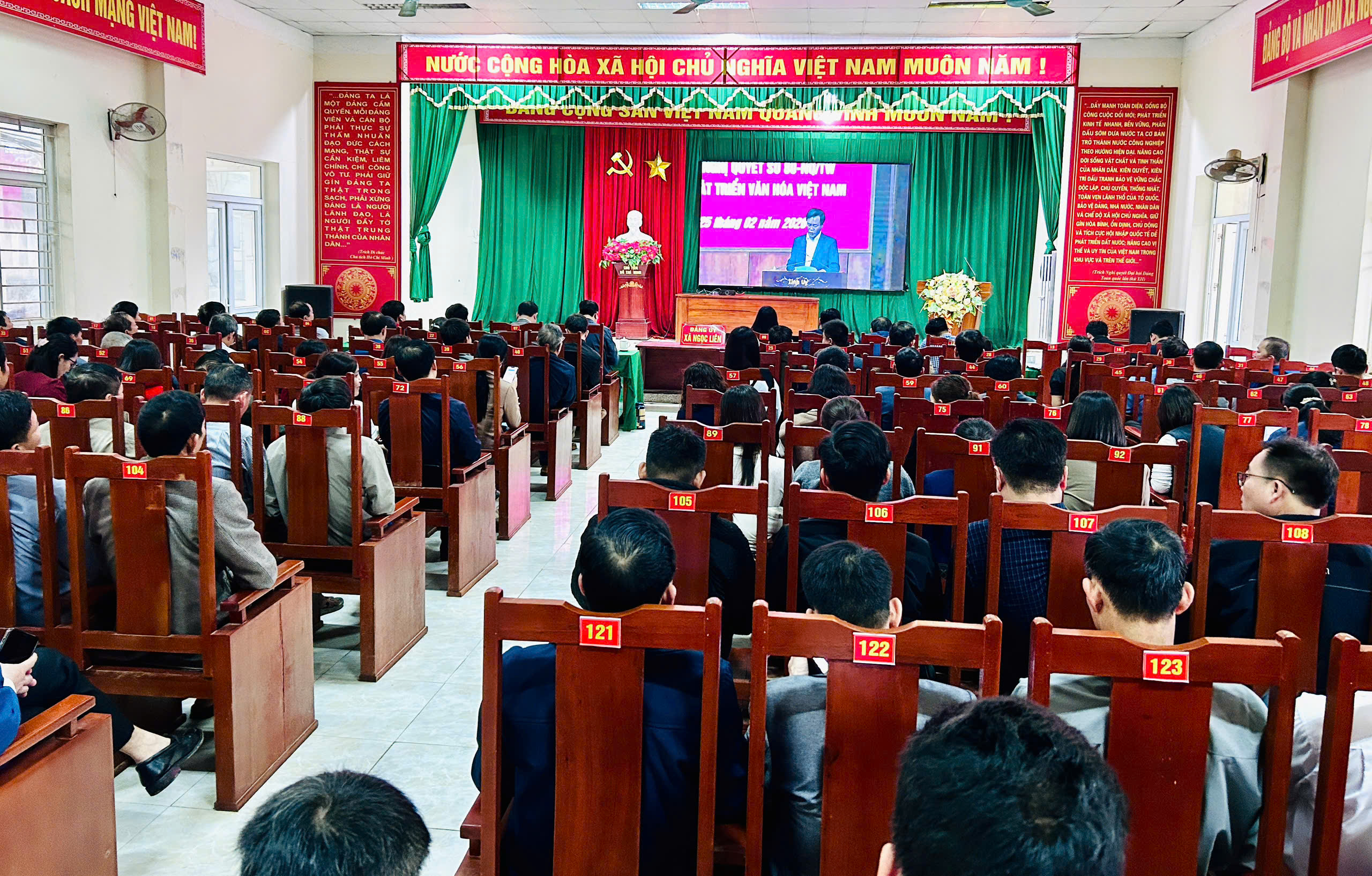 XÃ NGỌC LIÊN THAM GIA HỘI NGHỊ TOÀN QUỐC NGHIÊN CỨU, HỌC TẬP, QUÁN TRIỆT VÀ TRIỂN KHAI THỰC HIỆN NGHỊ QUYẾT SỐ 79-NQ/TW VÀ 80-NQ/TW CỦA BỘ CHÍNH TRỊ