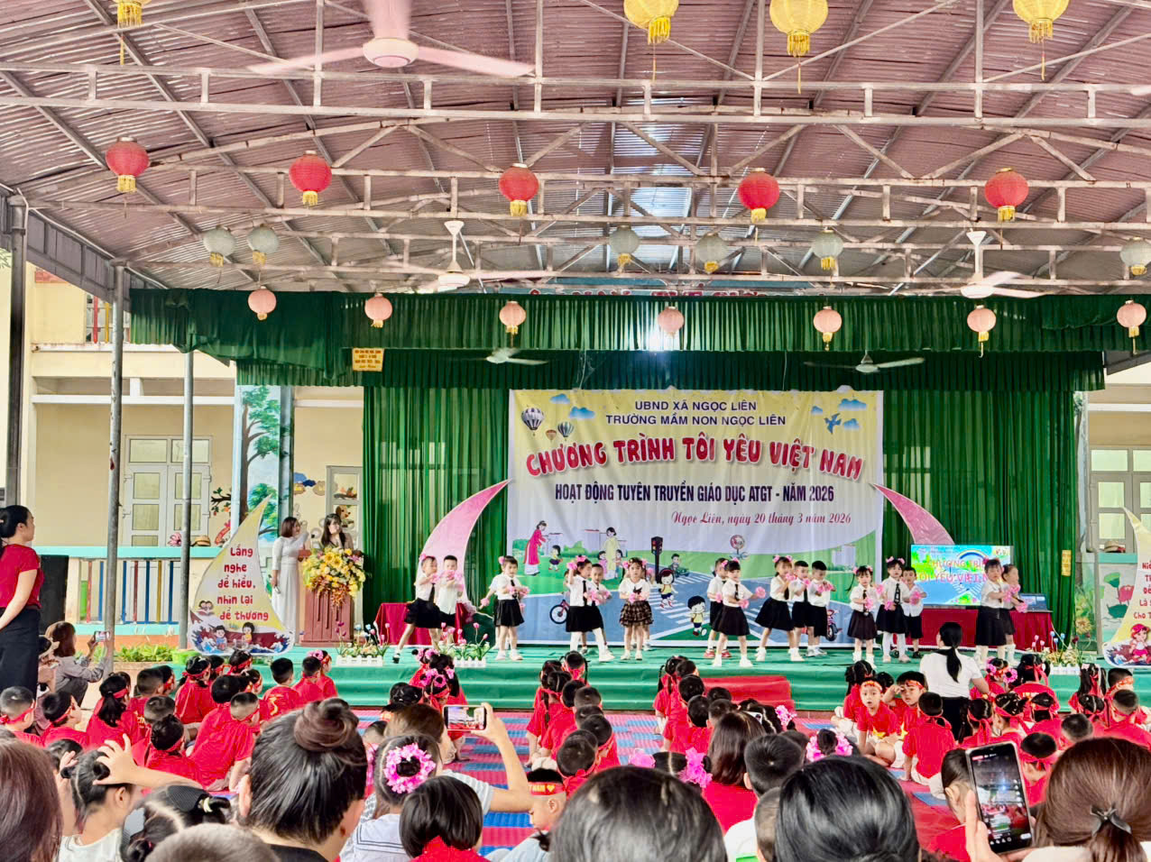 Anh-tin-bai