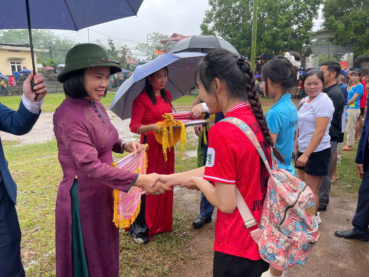 Anh-tin-bai