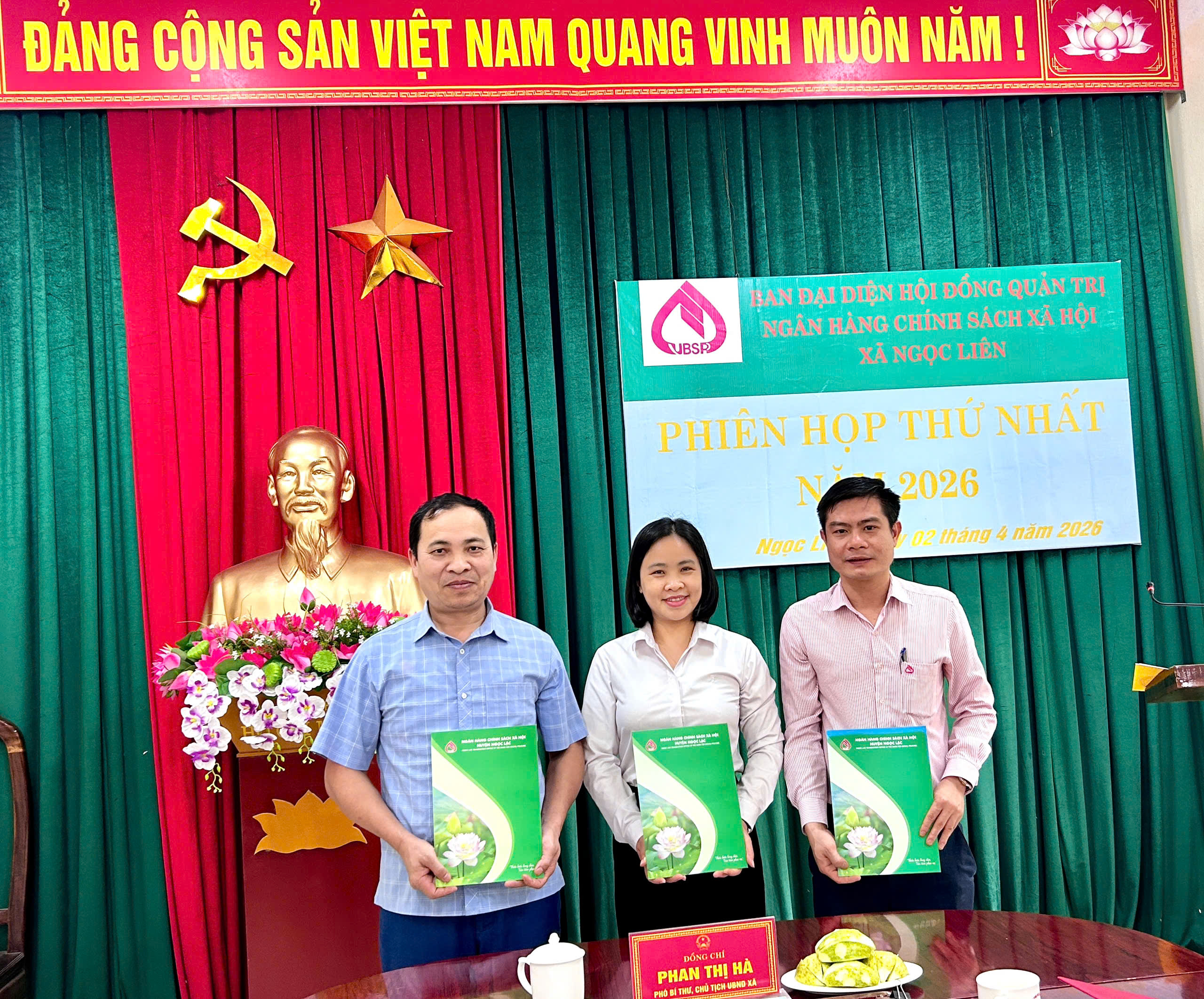 BAN ĐẠI DIỆN HĐQT NHCSXH XÃ NGỌC LIÊN TỔ CHỨC PHIÊN HỌP THỨ NHẤT
