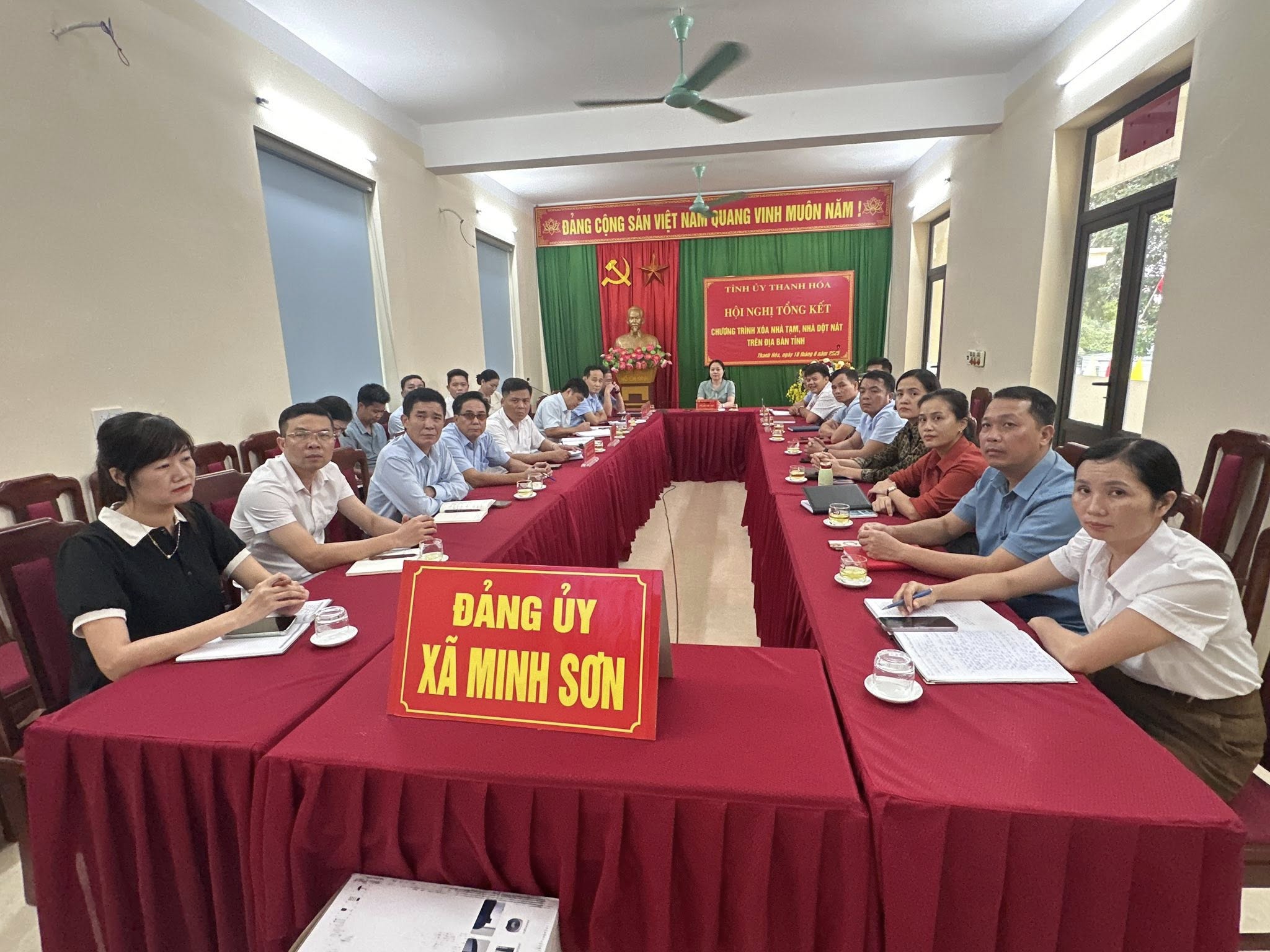 Anh-tin-bai