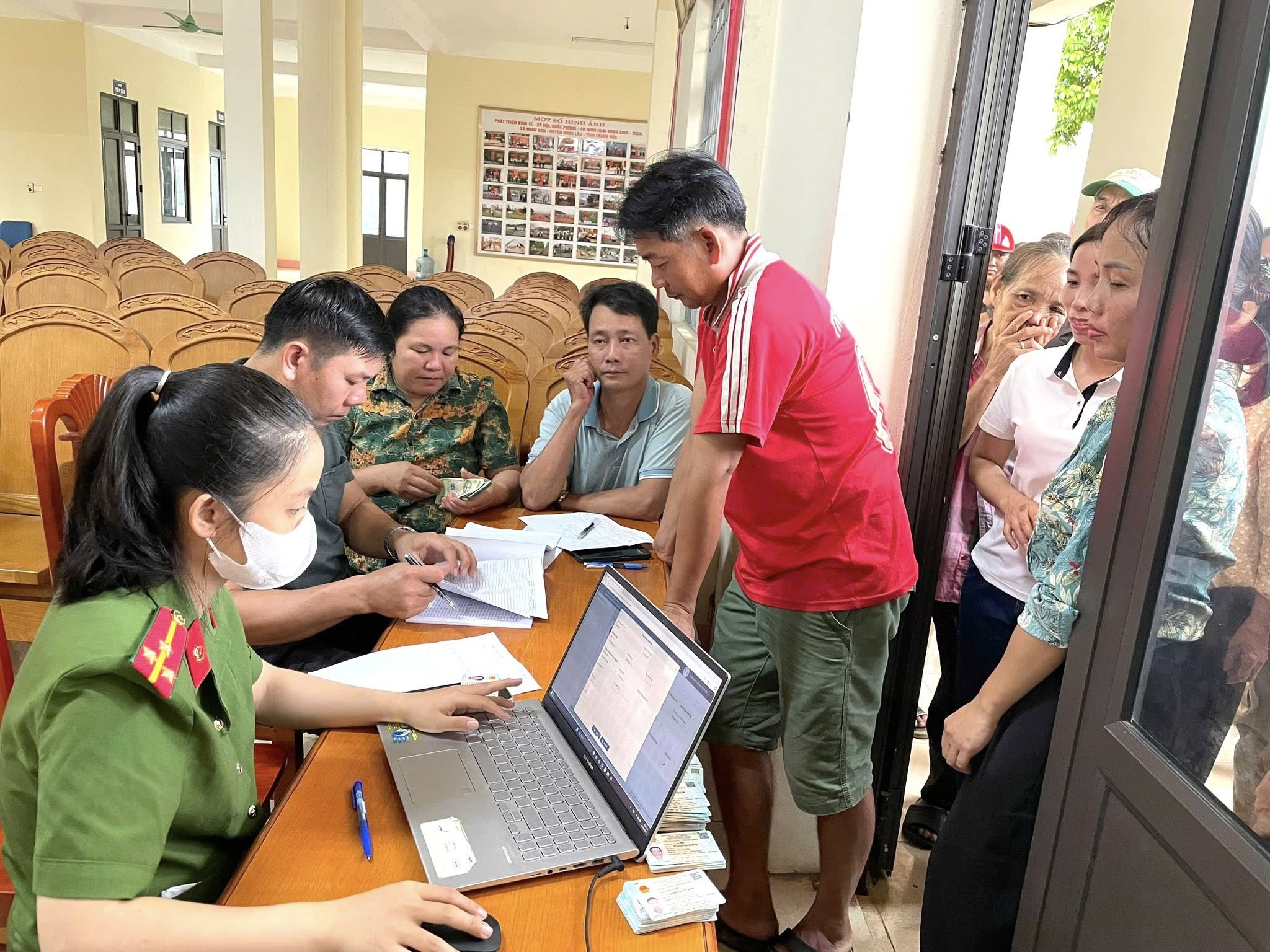 XÃ MINH SƠN CHI TRẢ KỊP THỜI QUÀ TẾT ĐỘC LẬP XONG TRƯỚC NGÀY 2/9