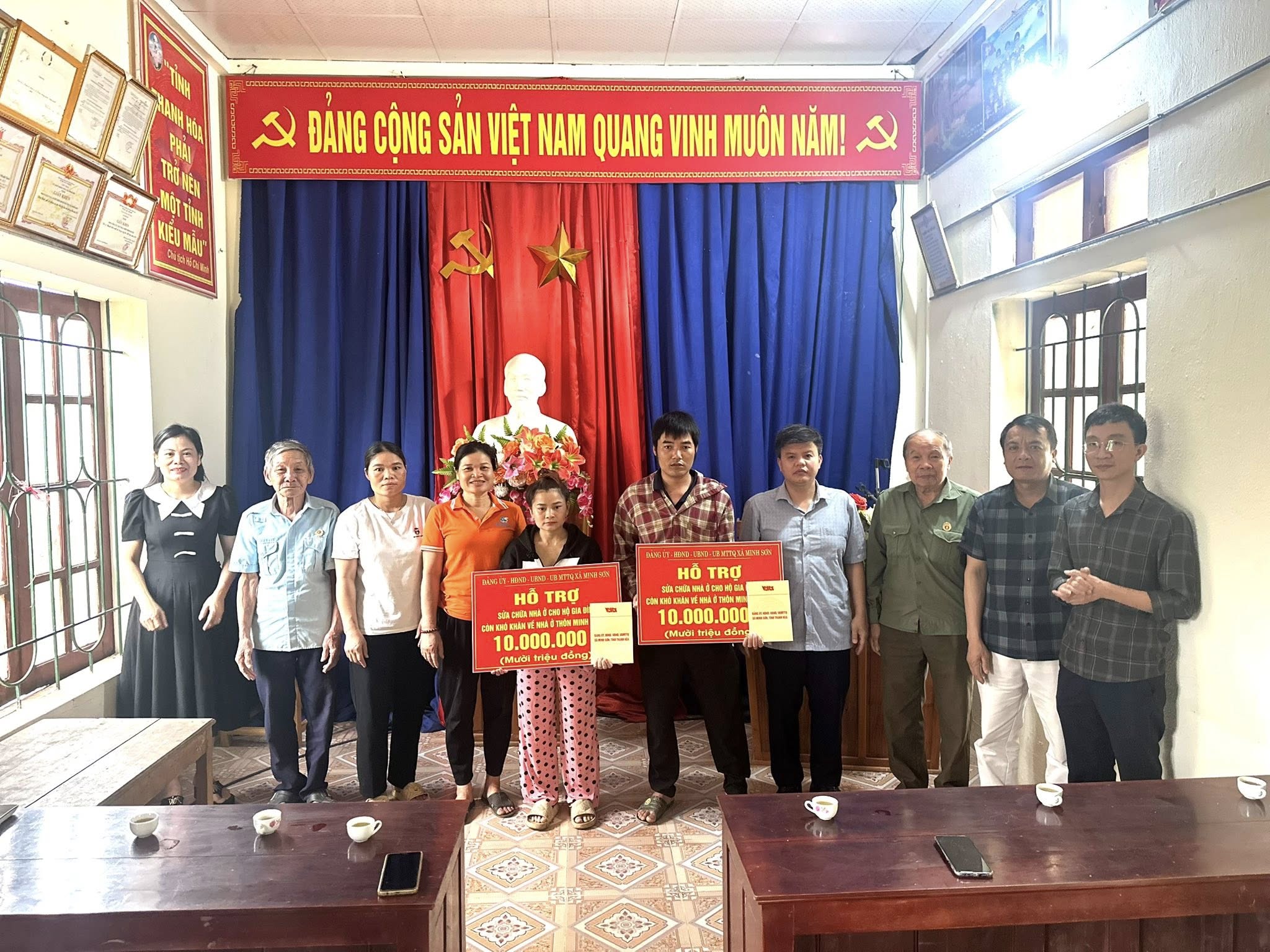 Anh-tin-bai