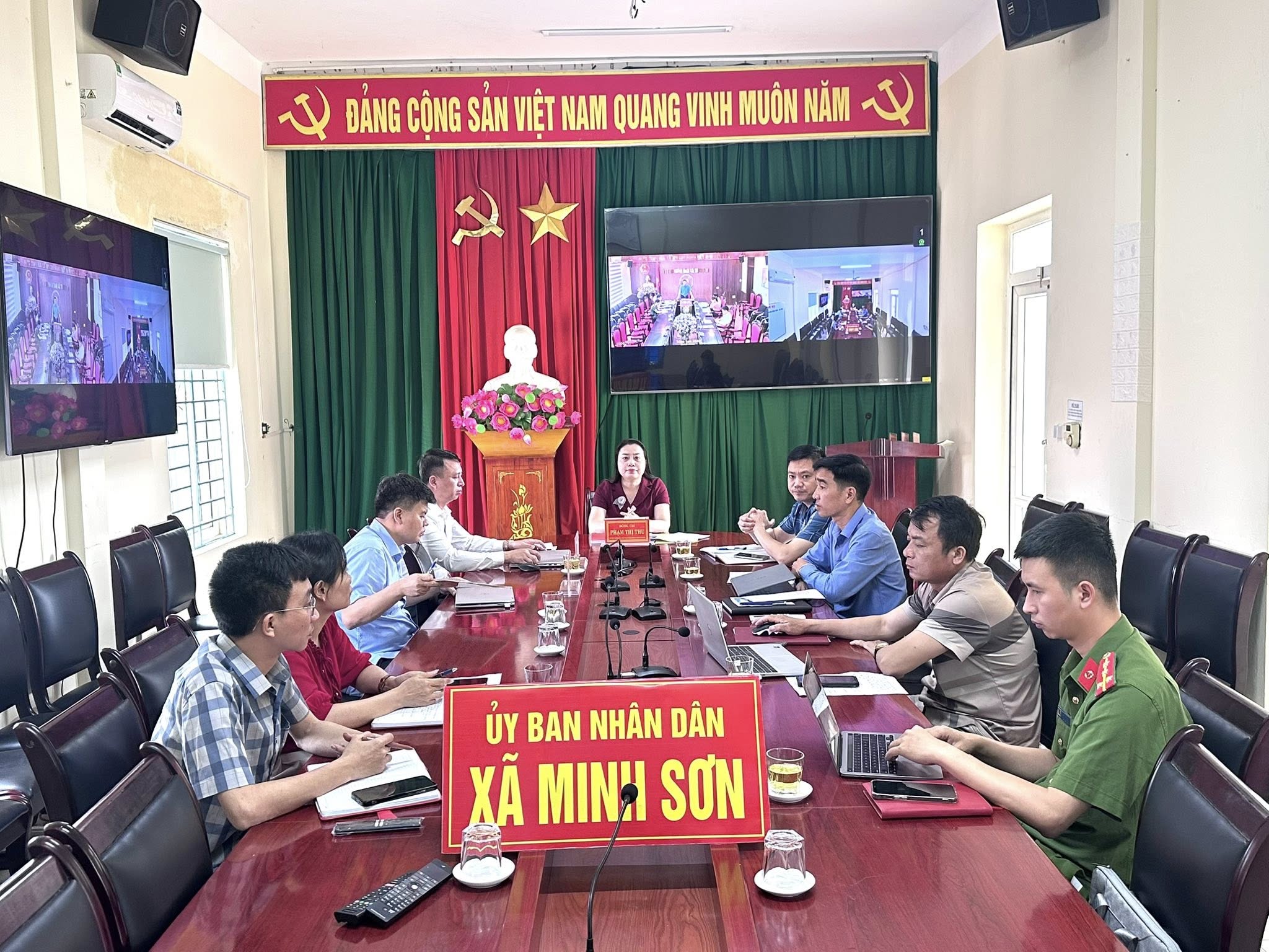 Anh-tin-bai