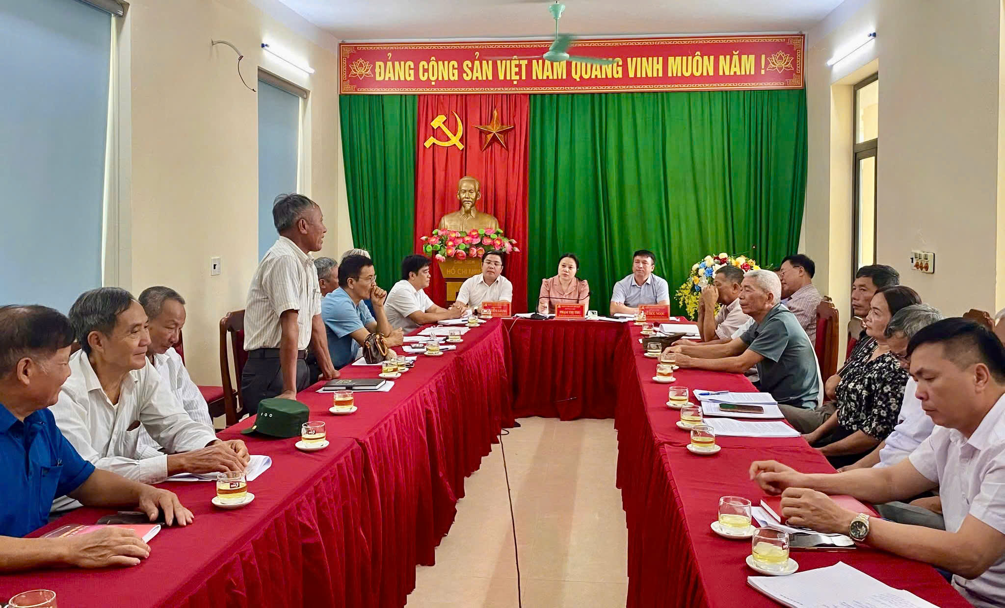 GẶP MẶT CÁC ĐỒNG CHÍ NGUYÊN LÃNH ĐẠO LẤY Ý KIẾN VÀO DỰ THẢO BÁO CÁO CHÍNH TRỊ ĐẠI HỘI ĐẢNG BỘ XÃ MINH SƠN LẦN THỨ I, NHIỆM KỲ 2025-2030