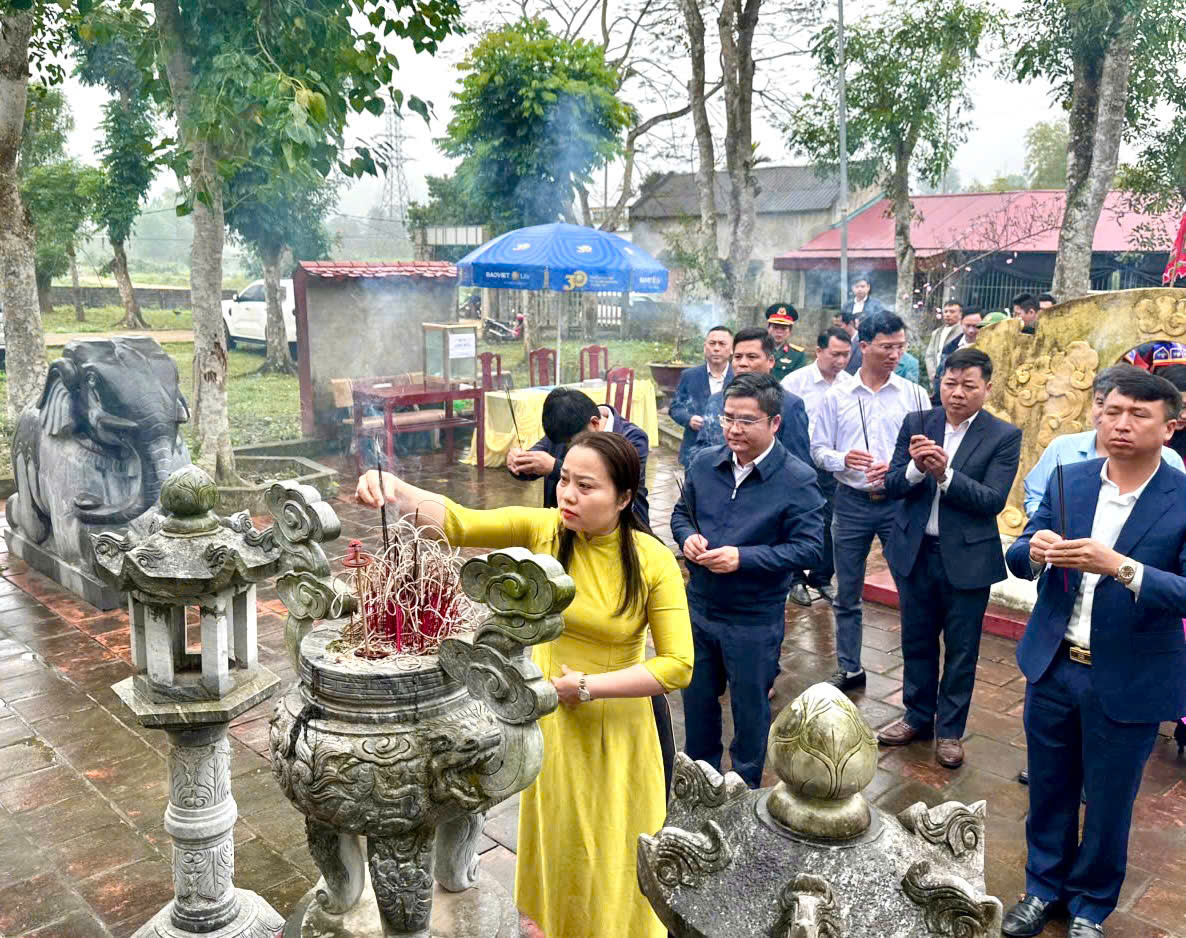 Anh-tin-bai