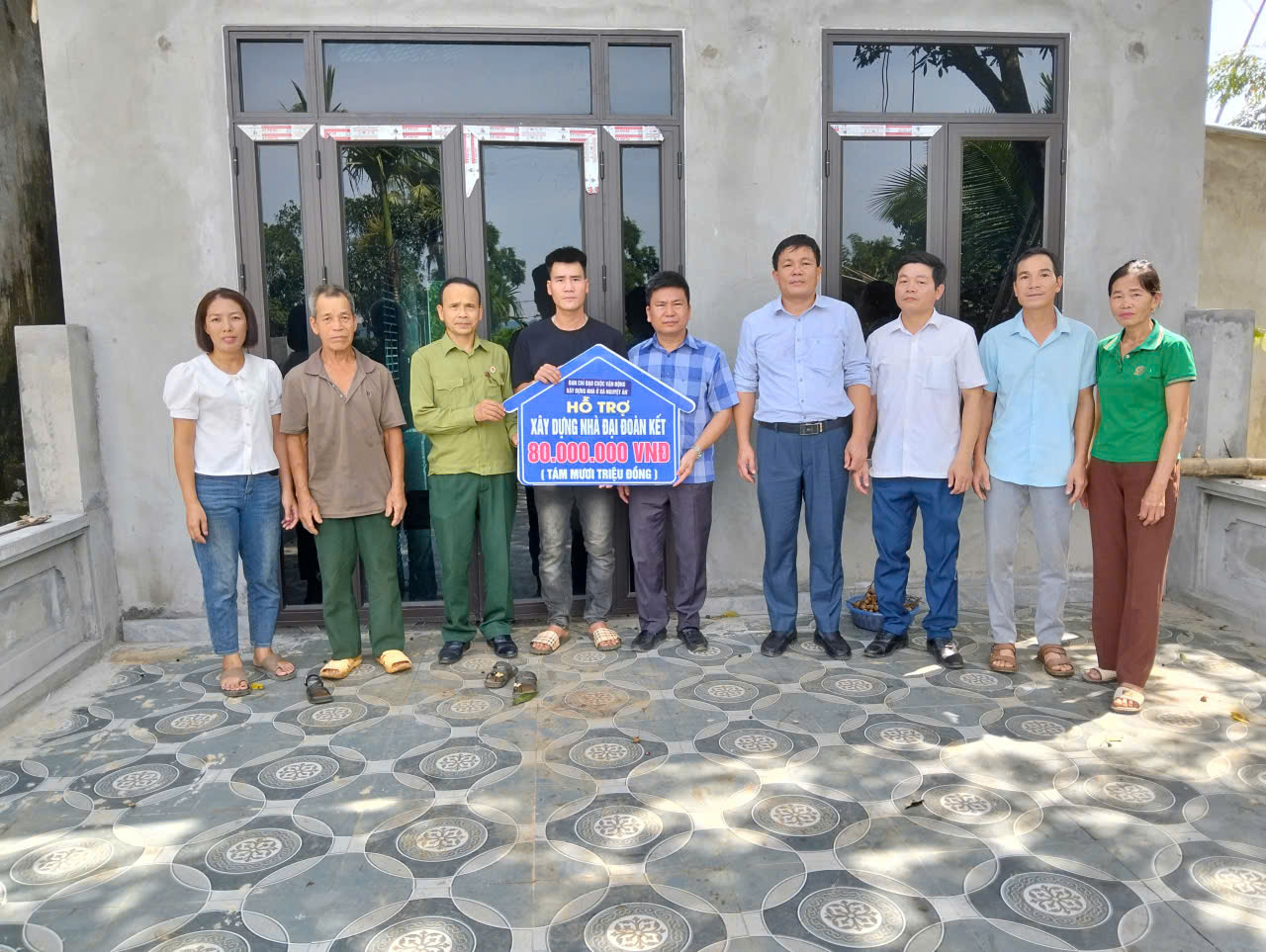 Xã Nguyệt Ấn bàn giao 40 căn nhà cho hộ nghèo