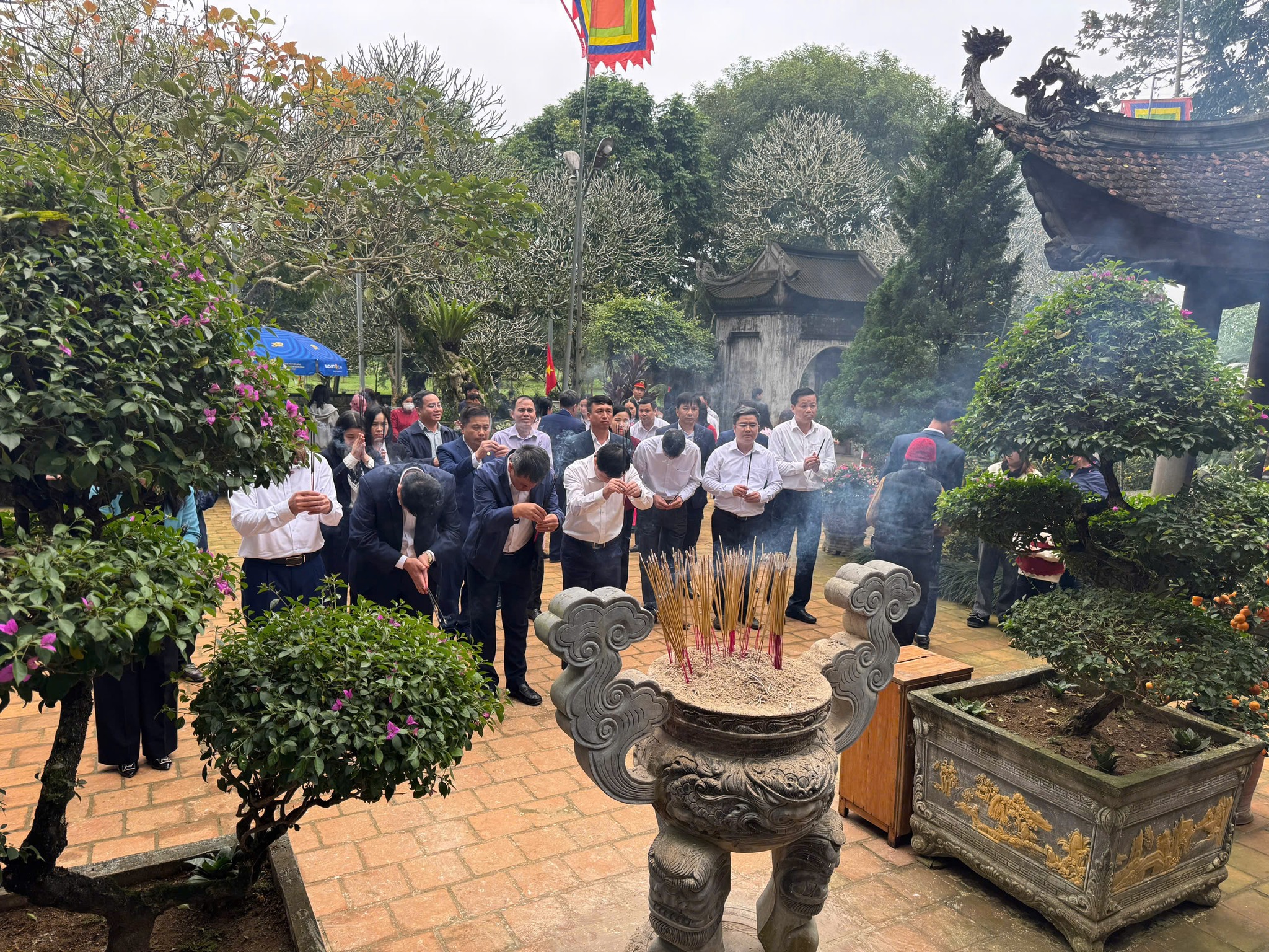 Anh-tin-bai