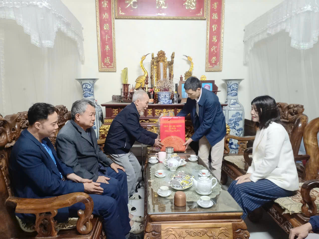 Anh-tin-bai