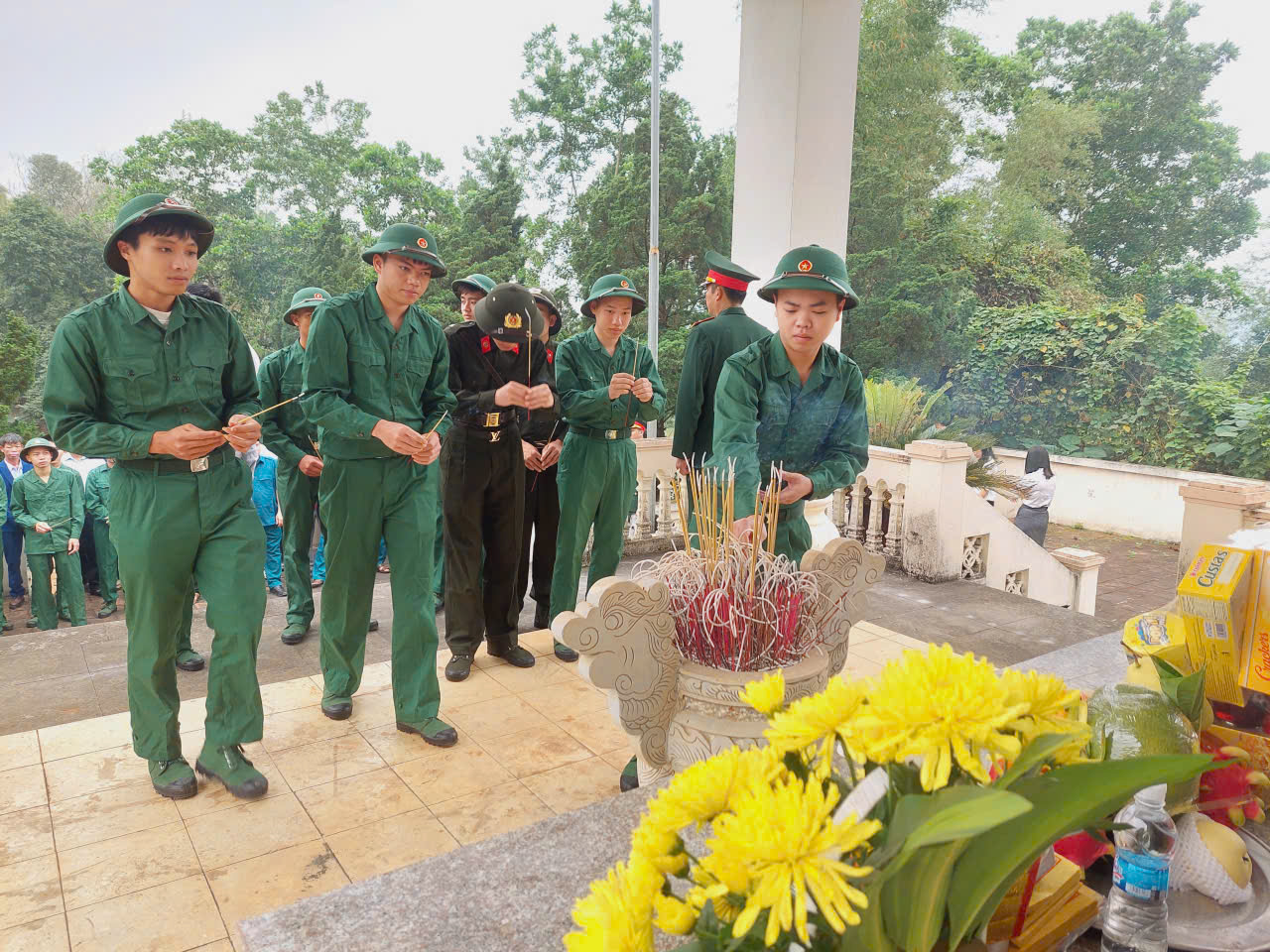 Anh-tin-bai