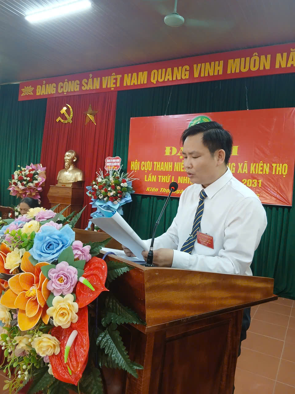 Anh-tin-bai