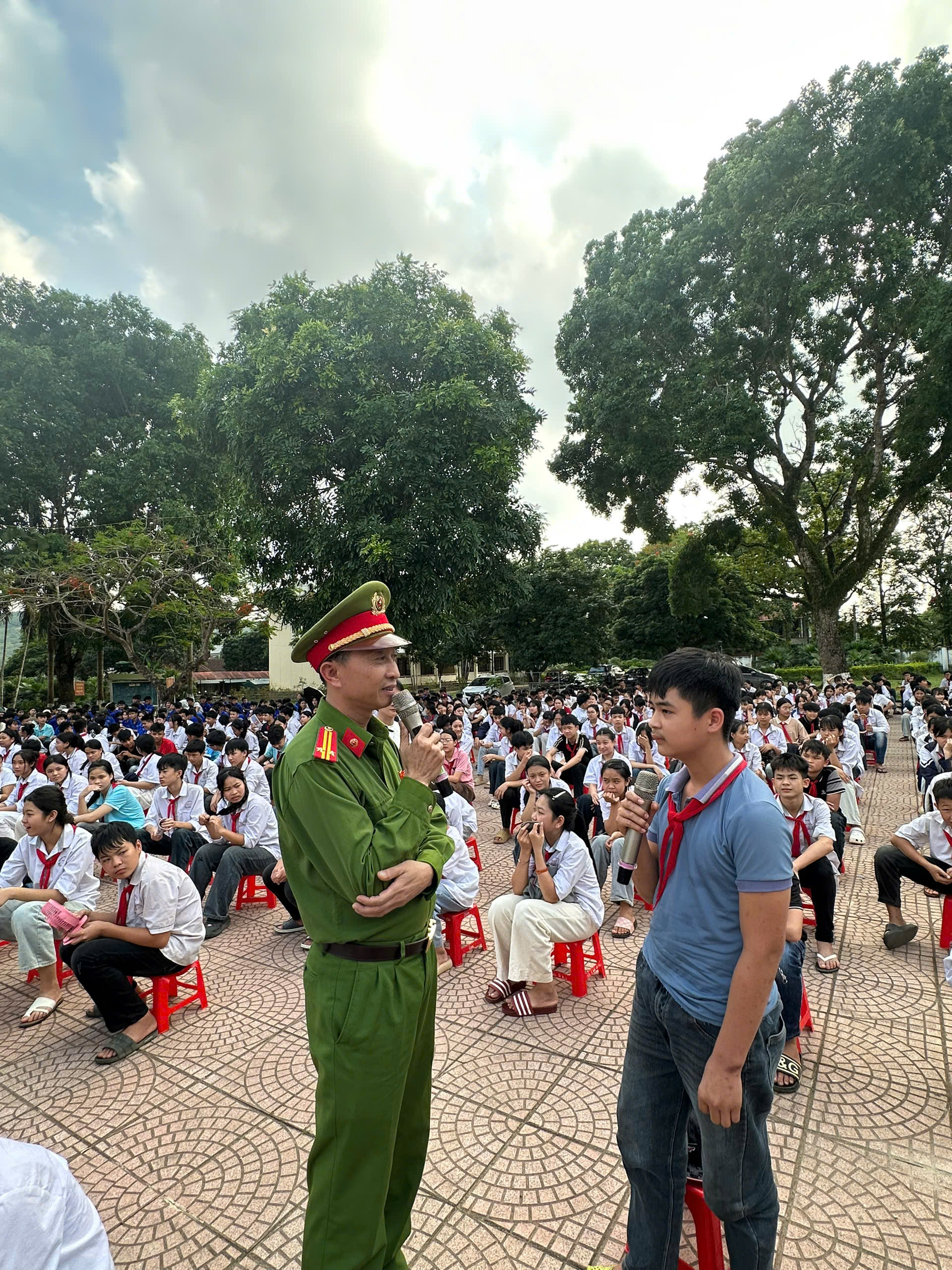 Anh-tin-bai