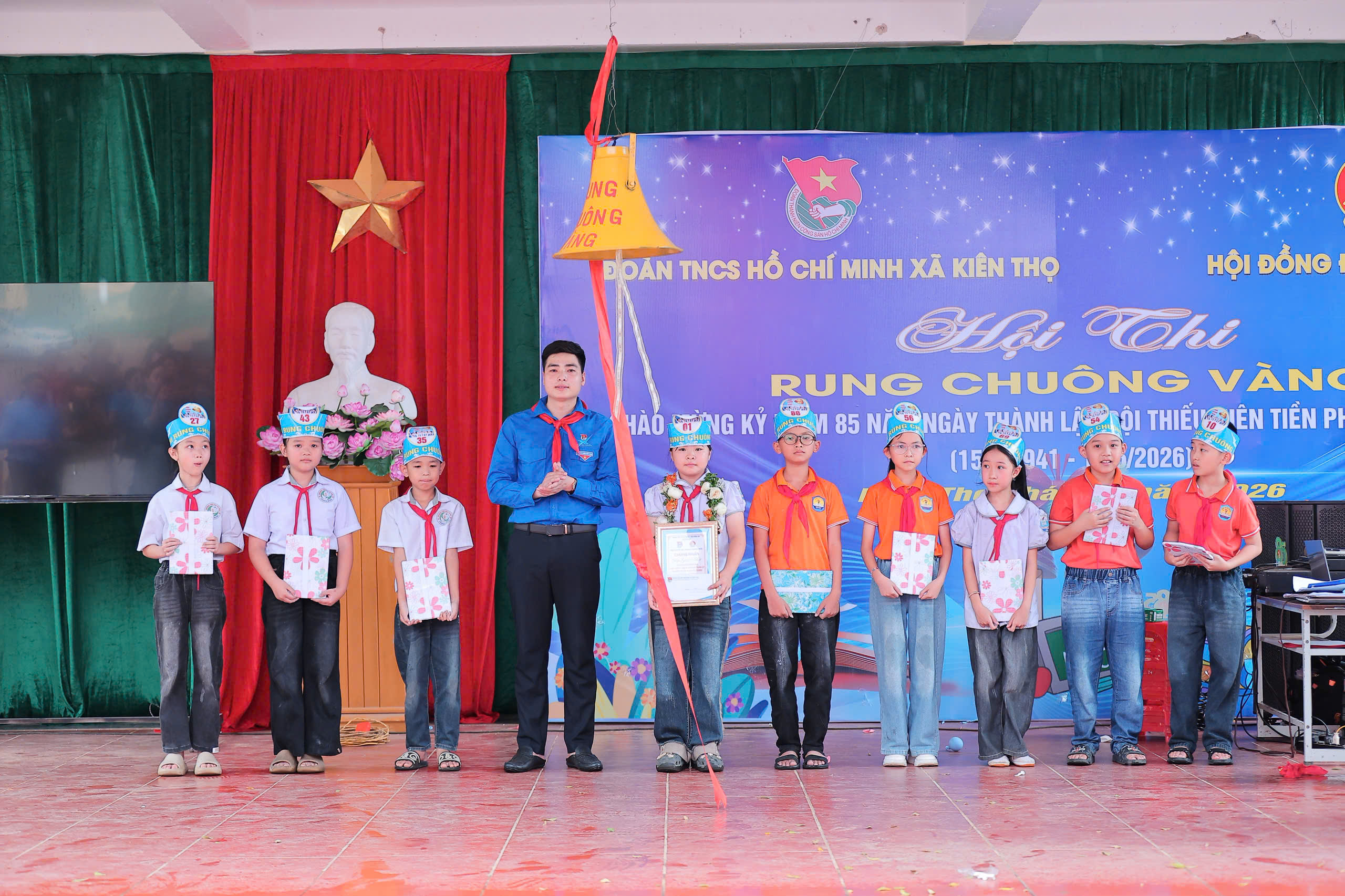 Anh-tin-bai