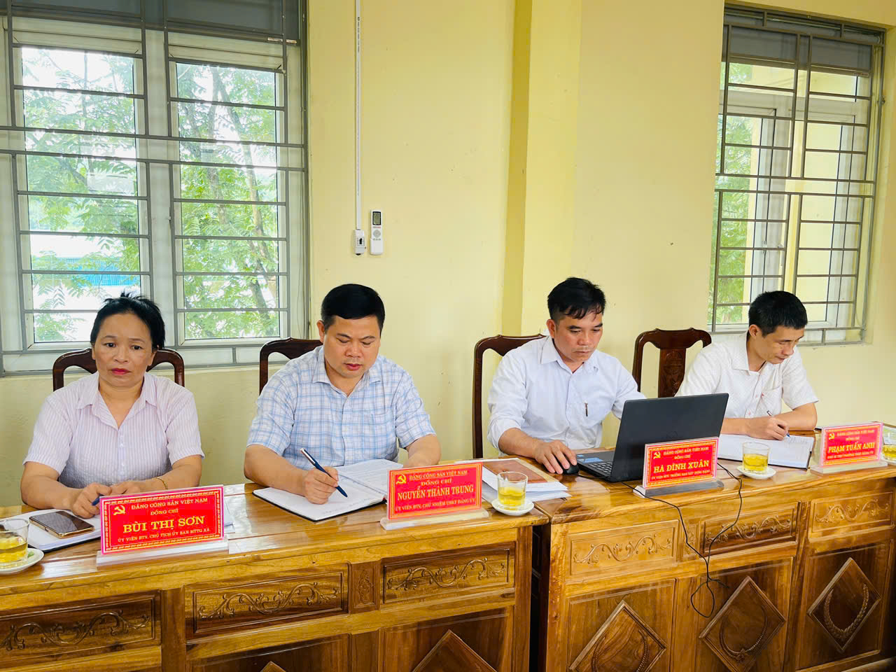 Anh-tin-bai