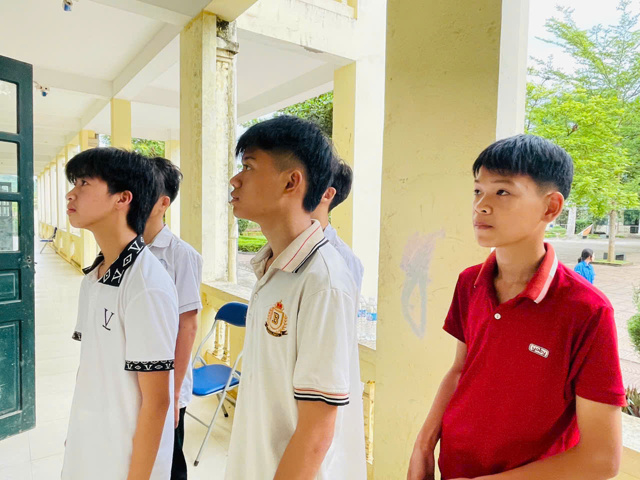 Anh-tin-bai