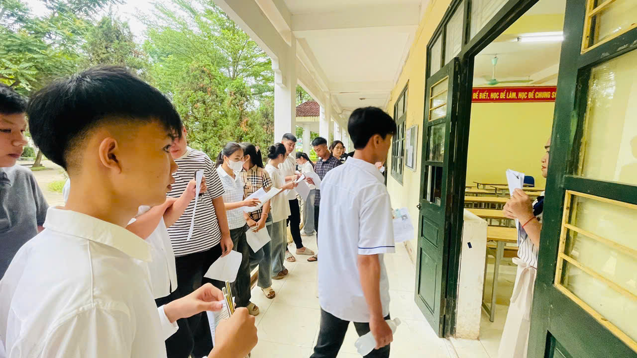 Anh-tin-bai