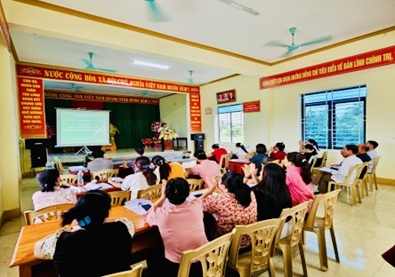 Phòng giao dịch NHCSXH Thạch Thành phối hợp cùng UBND xã Thành Vinh tổ chức tập huấn nâng cao chất lượng hoạt động tín dụng chính sách xã hội năm 2026