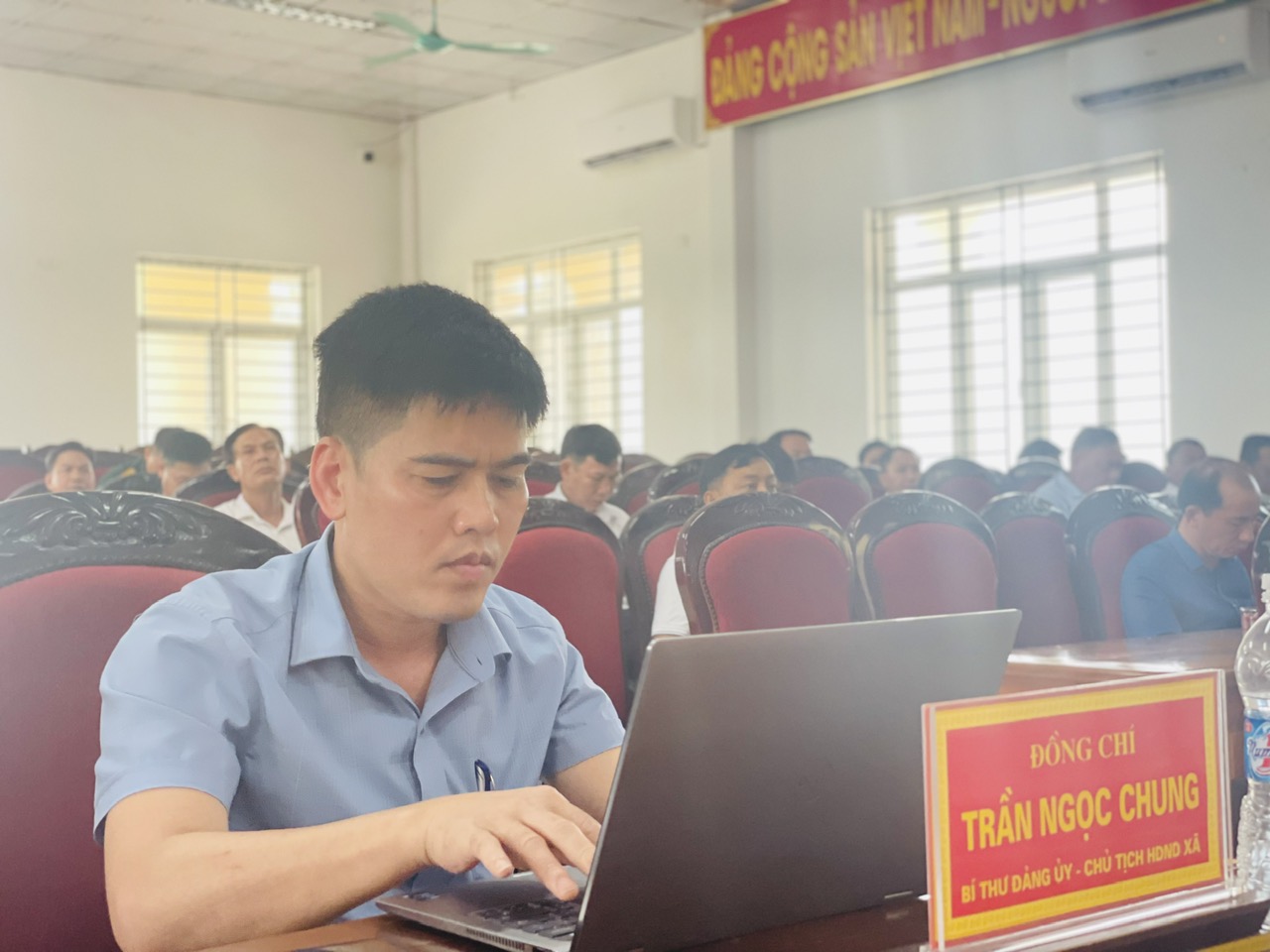Anh-tin-bai