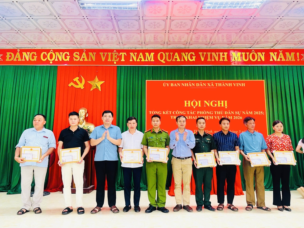 Anh-tin-bai