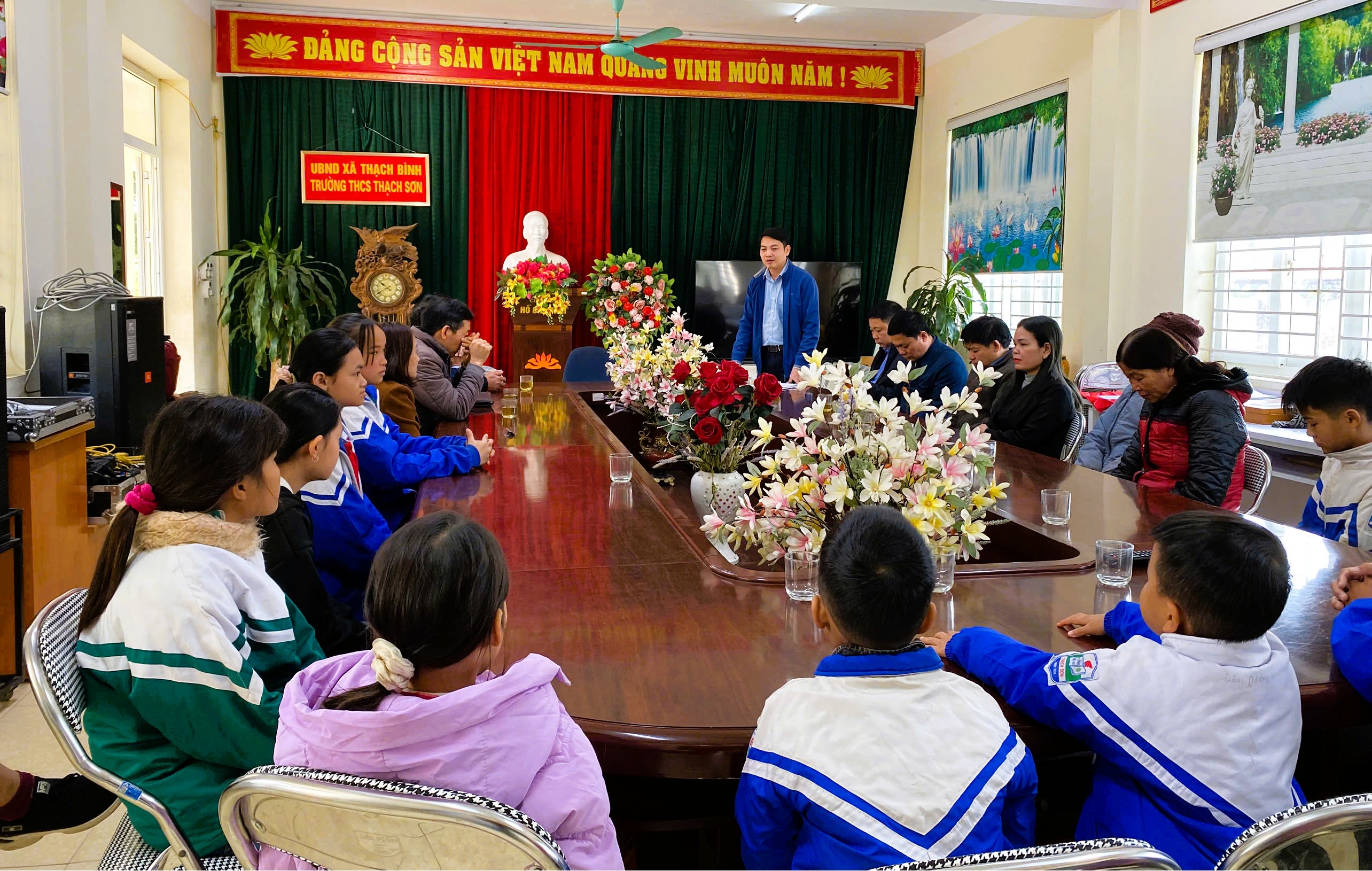 Anh-tin-bai