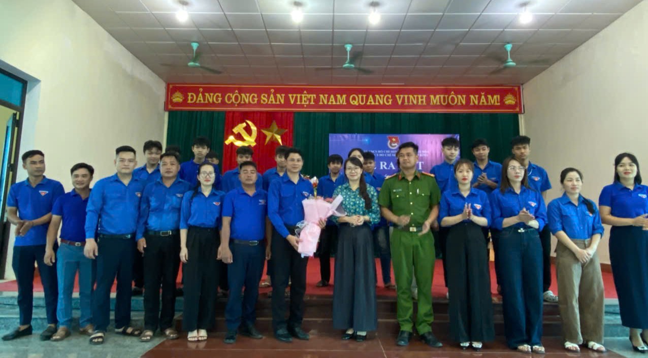 Đoàn xã Thạch Bình ra mắt tổ thanh niên xung kích – công nghệ số cộng đồng và khai giảng lớp bồi dưỡng cảm tình đoàn năm 2026