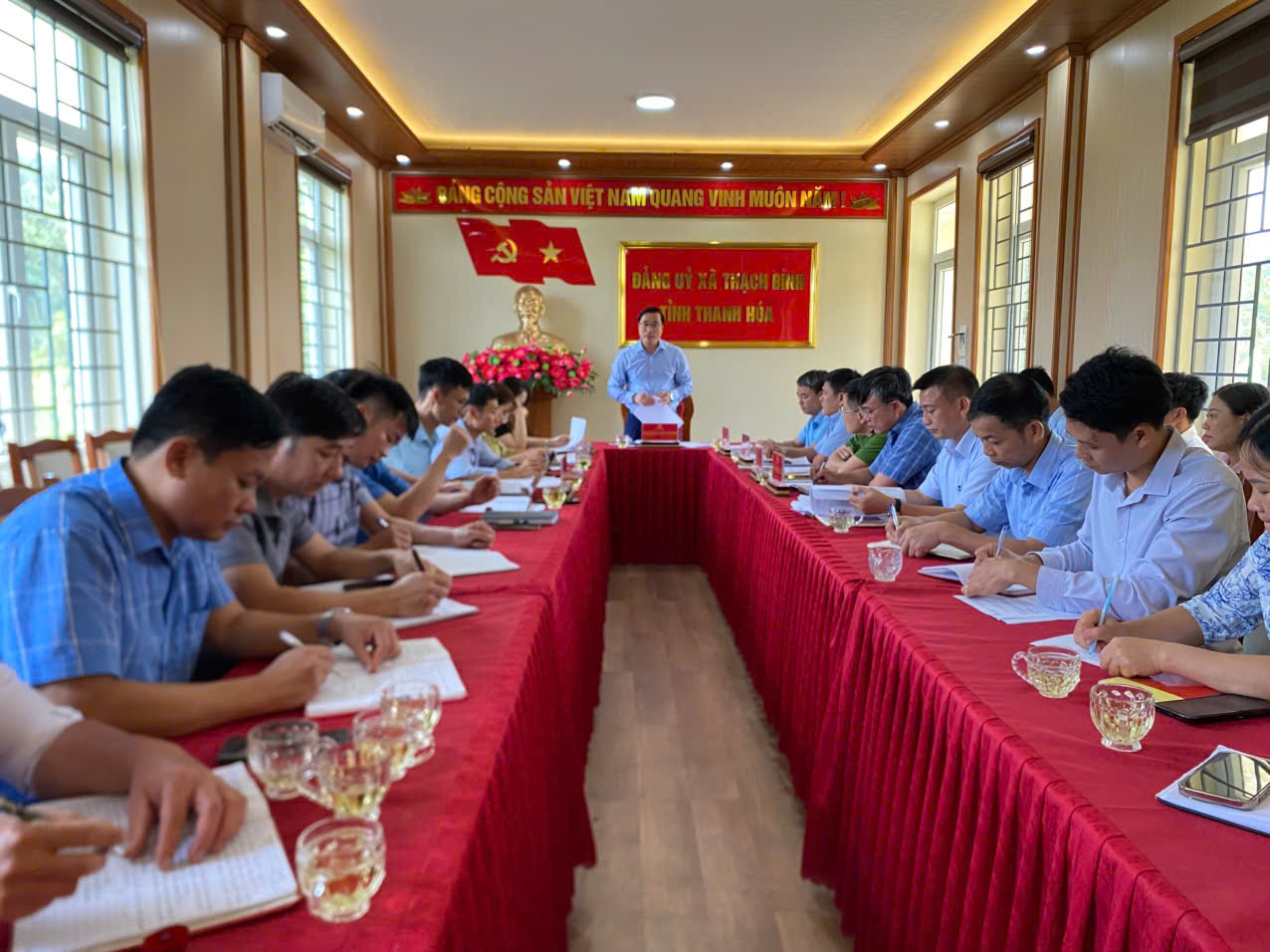 Ban Thường vụ, Ban Chấp hành Đảng bộ xã Thạch Bình xem xét nhiều nội dung quan trọng