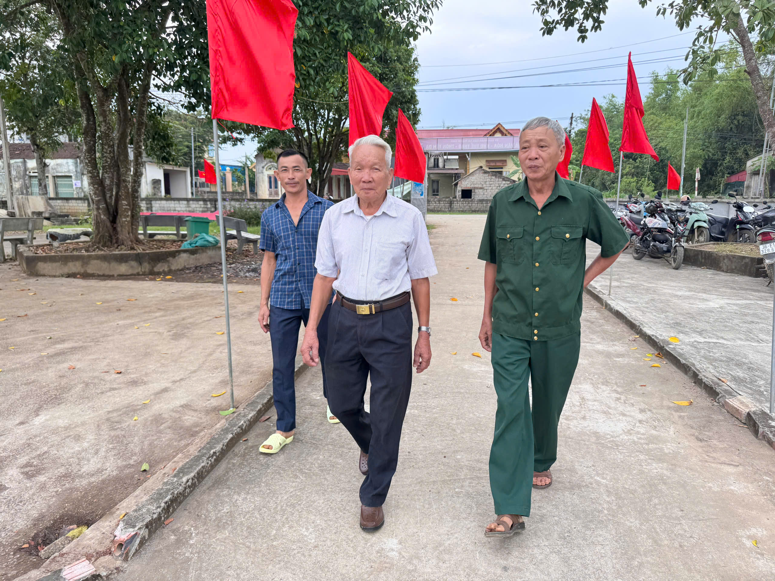 Anh-tin-bai