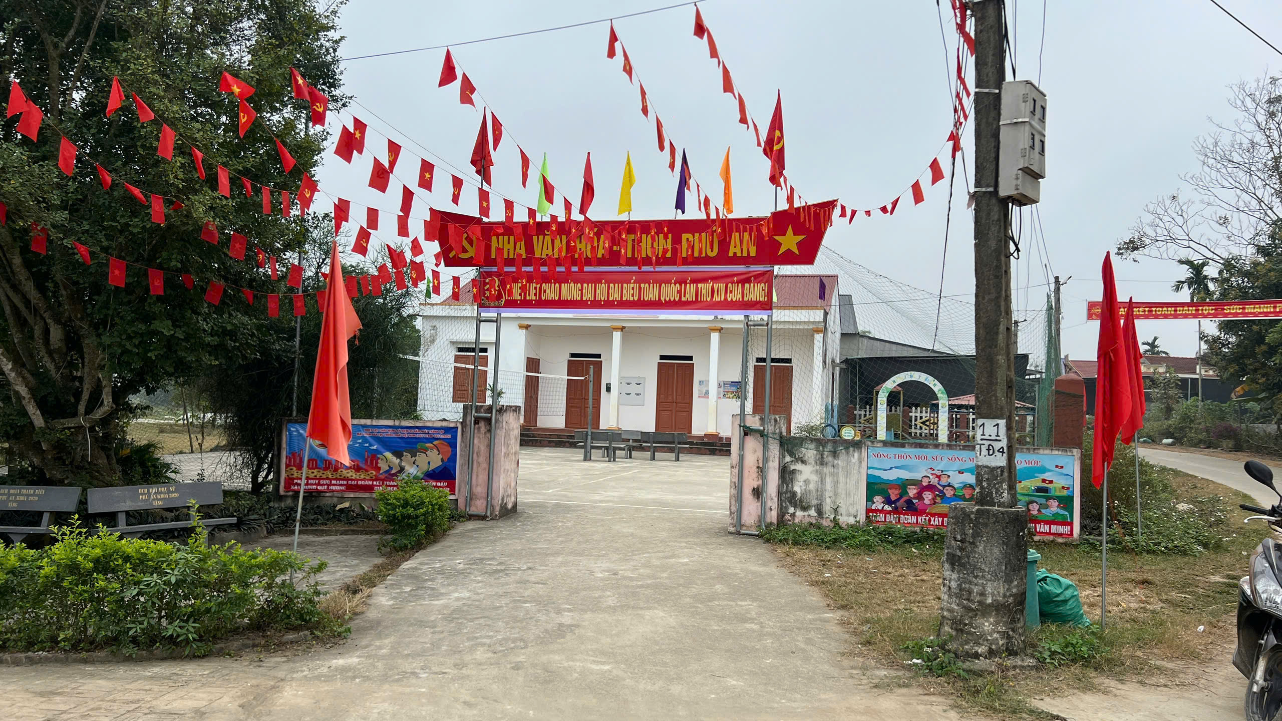 Anh-tin-bai