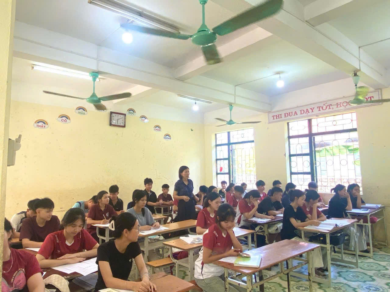 Anh-tin-bai
