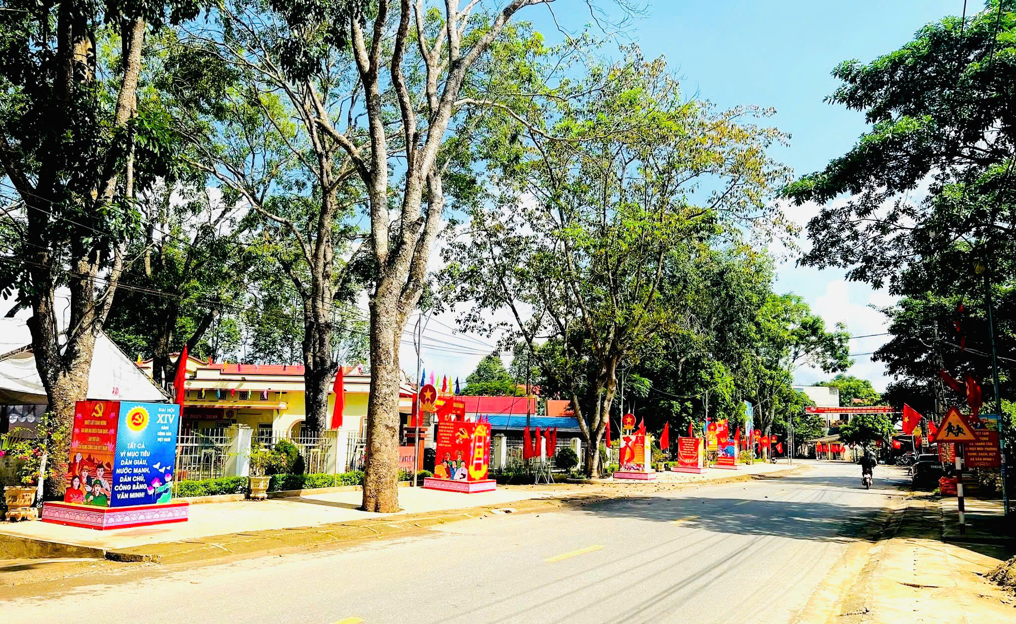 Anh-tin-bai