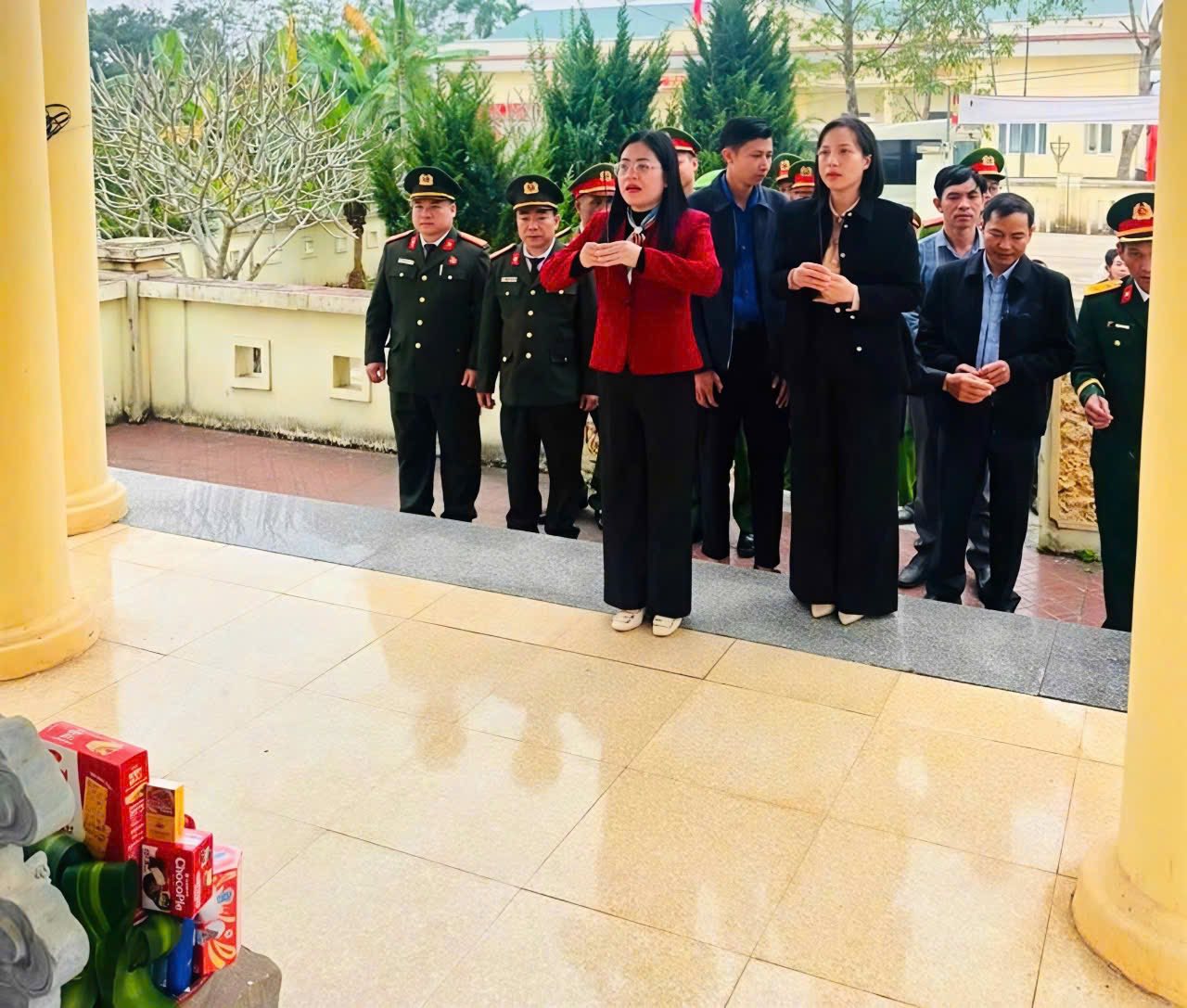Anh-tin-bai