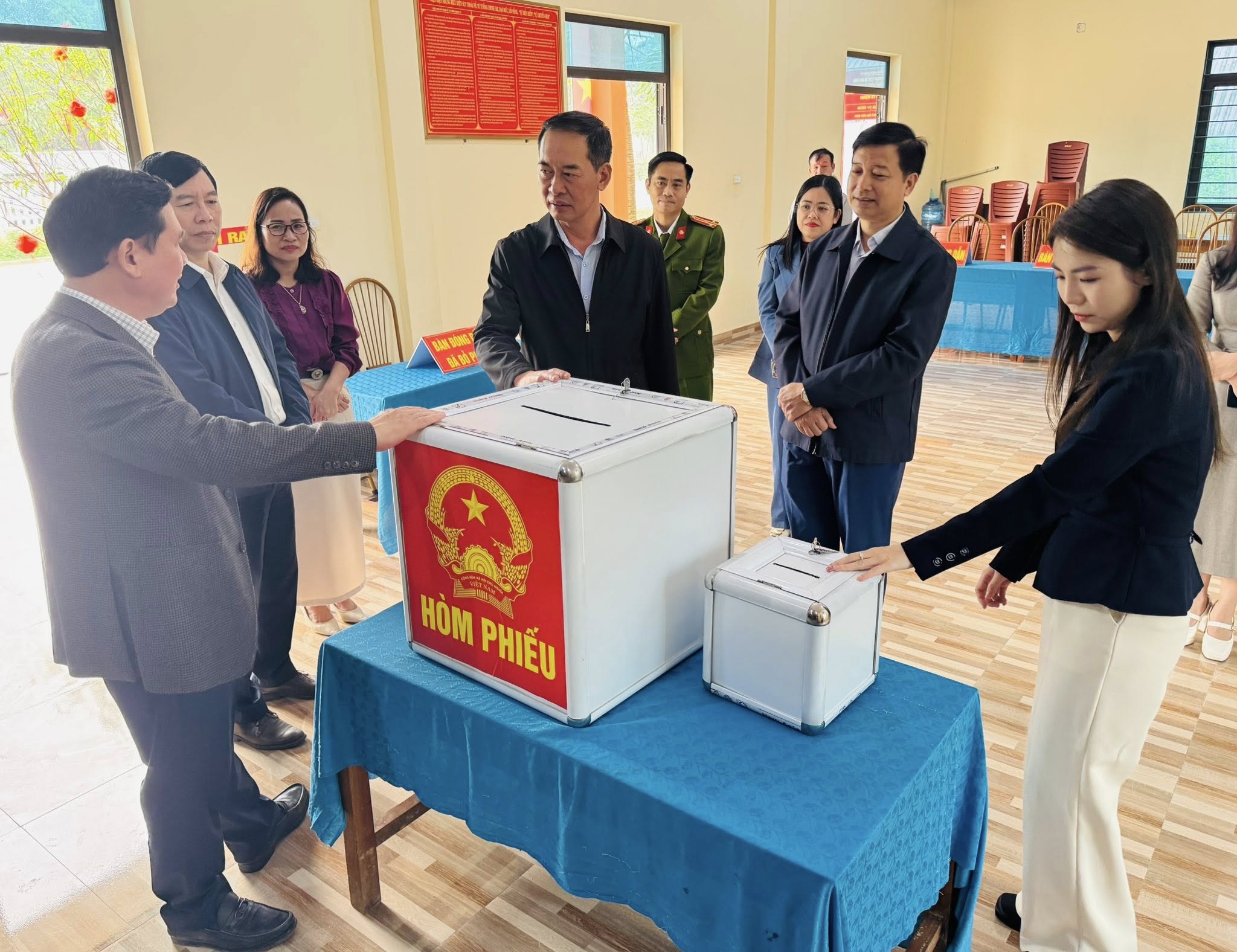 Anh-tin-bai