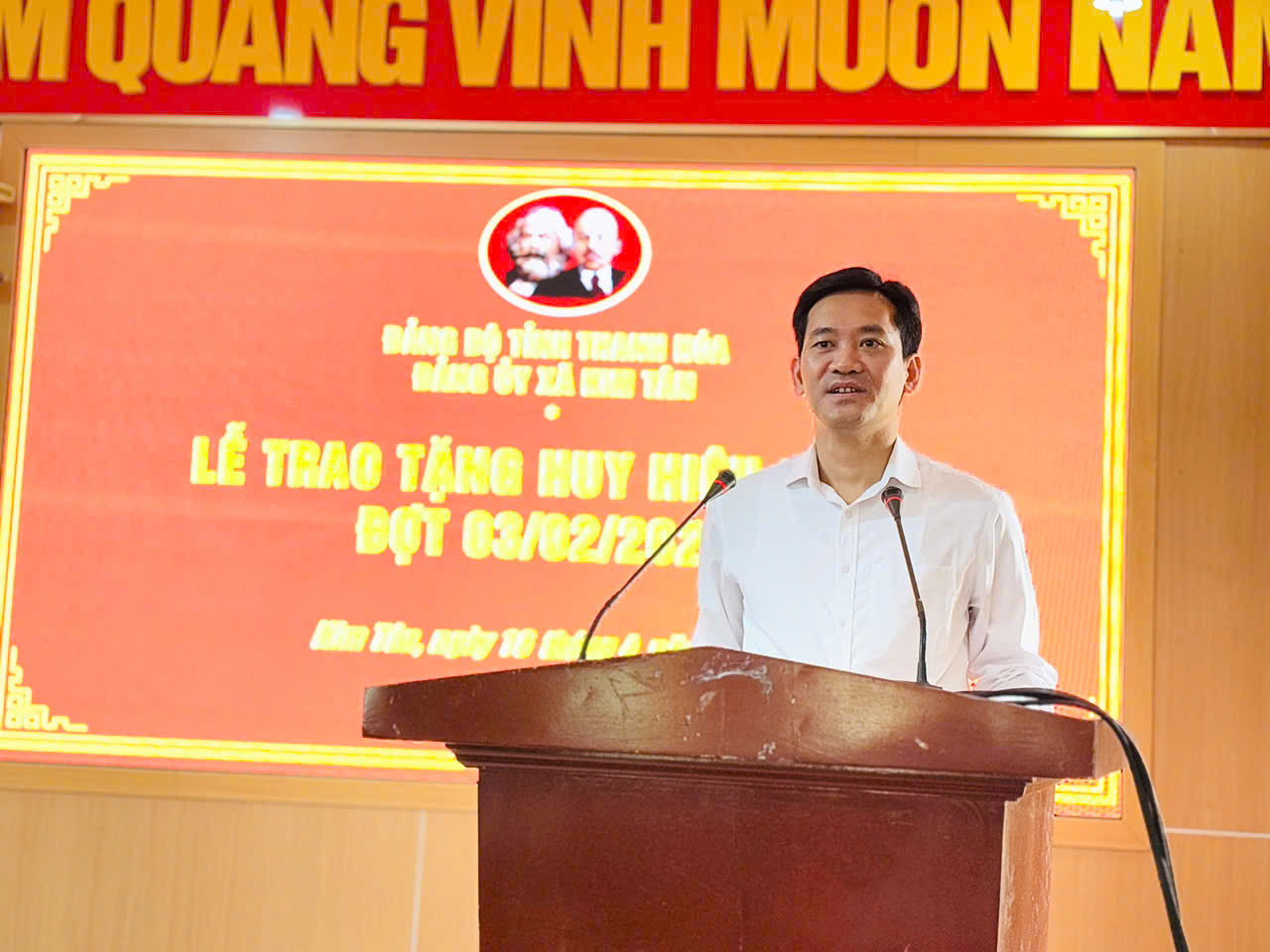 Anh-tin-bai