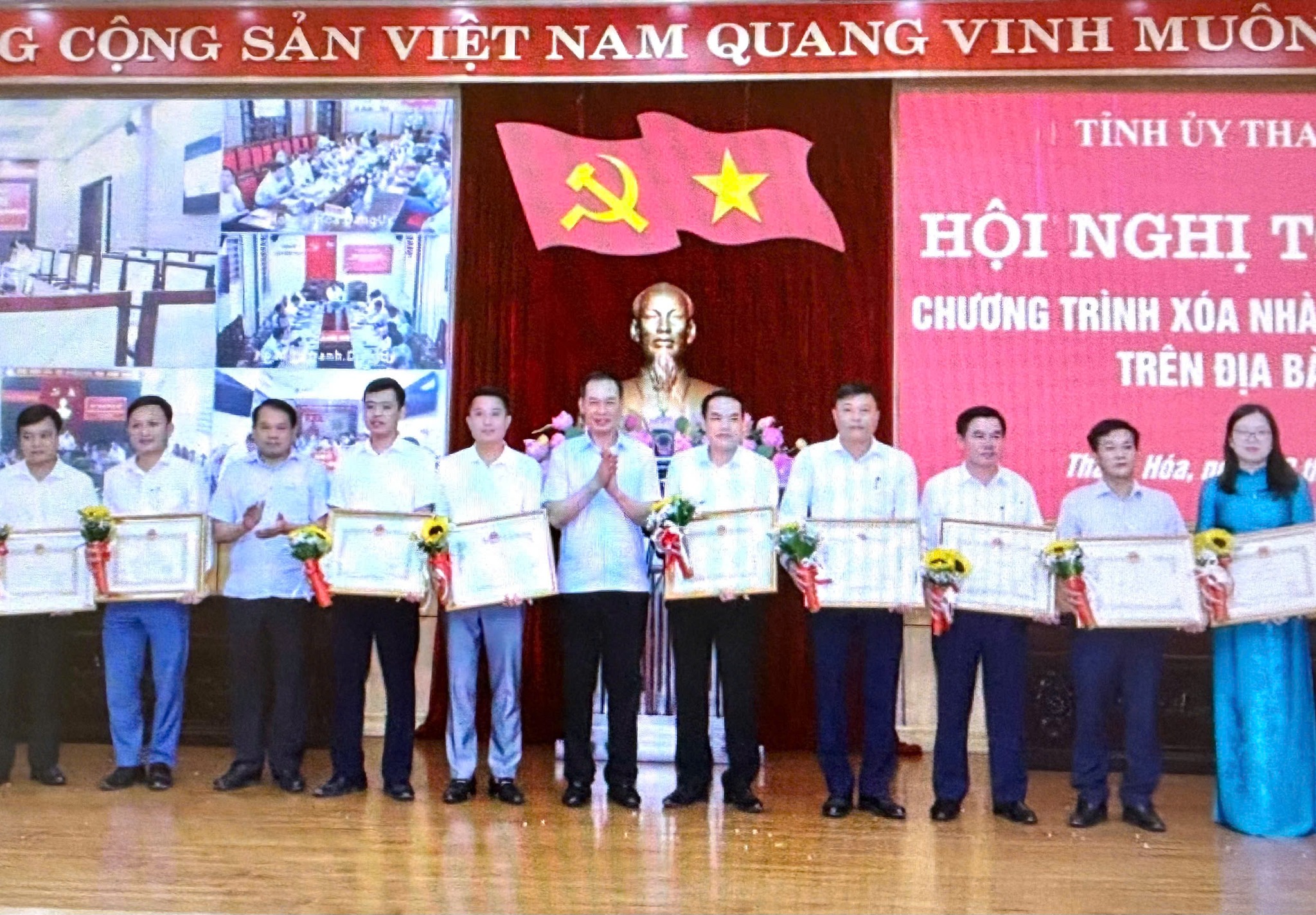 Anh-tin-bai
