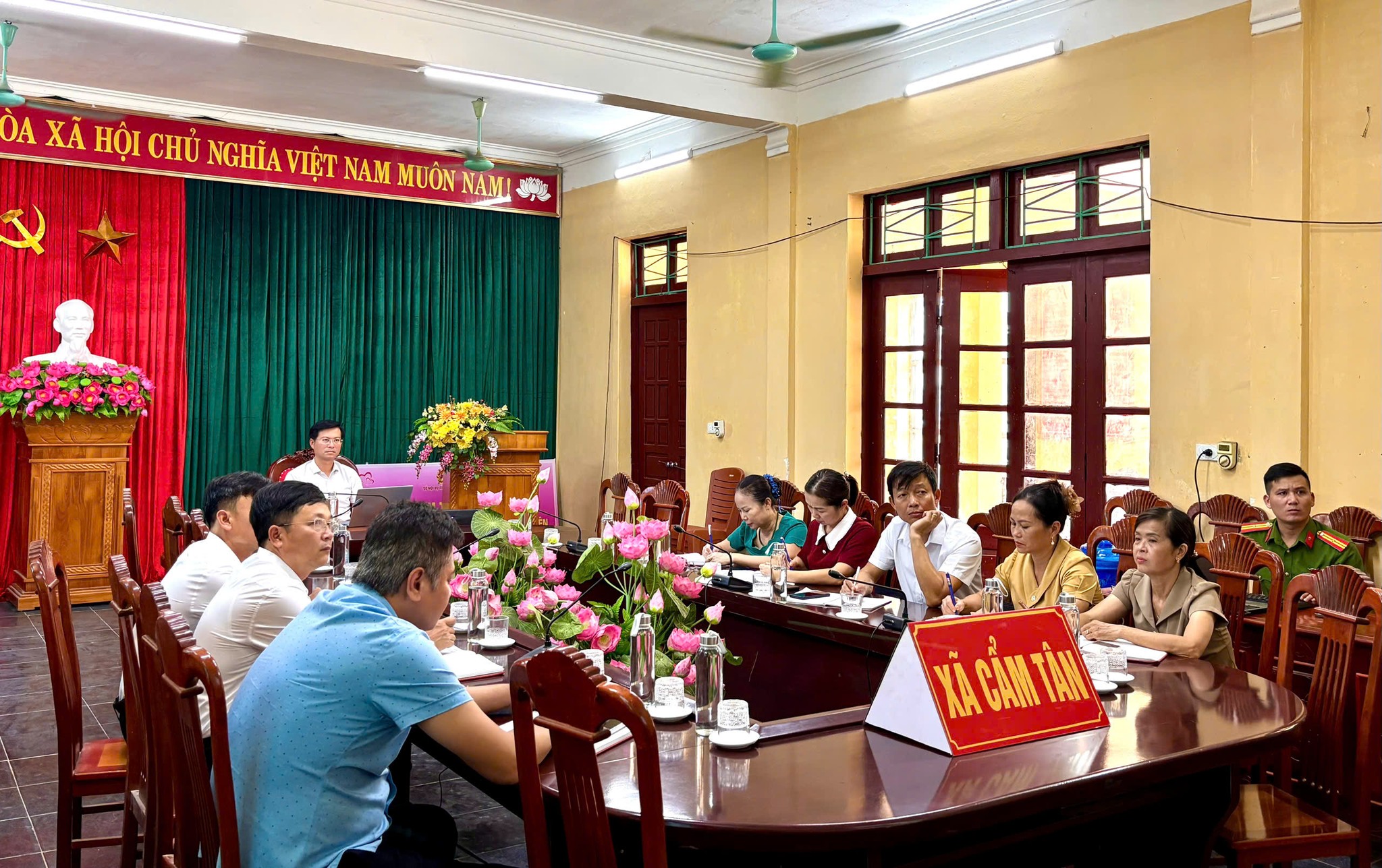 Anh-tin-bai