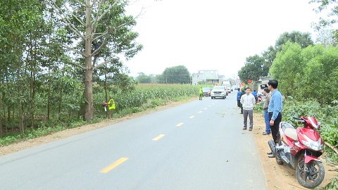 Xã Cẩm Tân ra quân giải tỏa hành lang an toàn giao thông