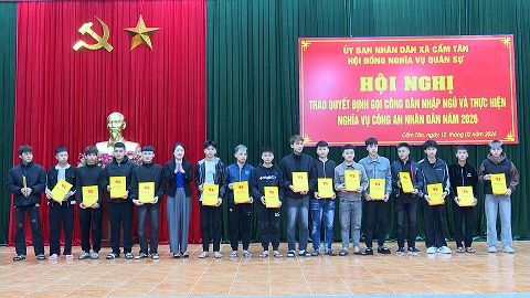 Xã Cẩm Tân trao Quyết định gọi công dân nhập ngũ năm 2026