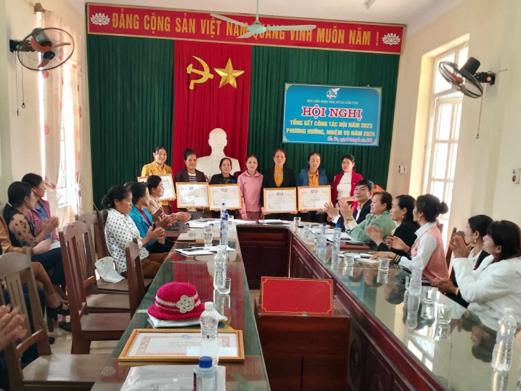 Hội liên hiệp phụ nữ xã Cẩm Vân tổng kết công tác hội và phong trào phụ nữ năm 2023