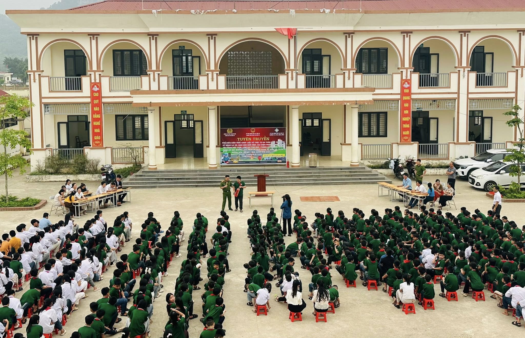 Anh-tin-bai