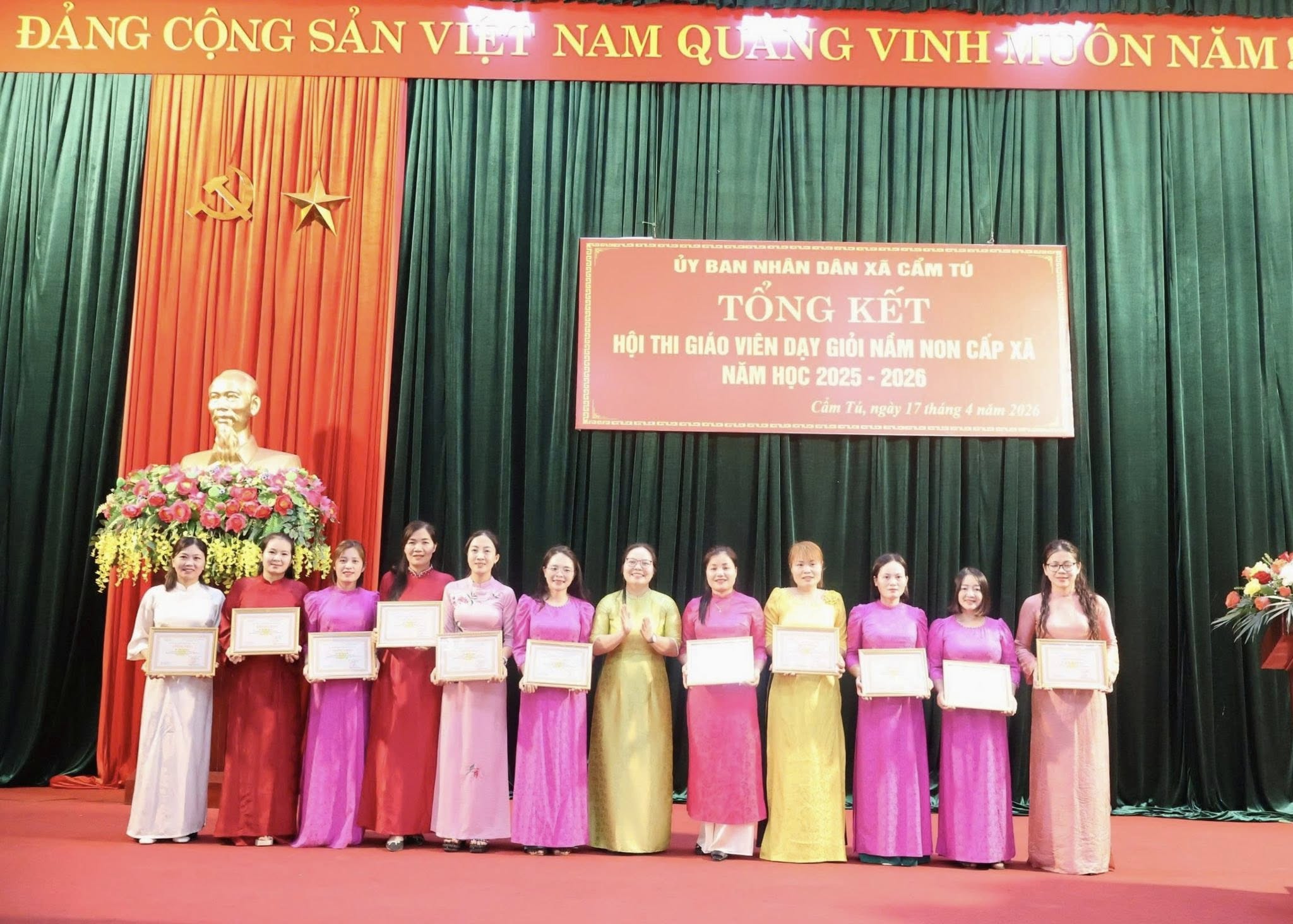 Anh-tin-bai