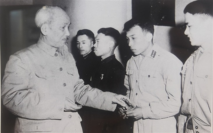 Anh-tin-bai