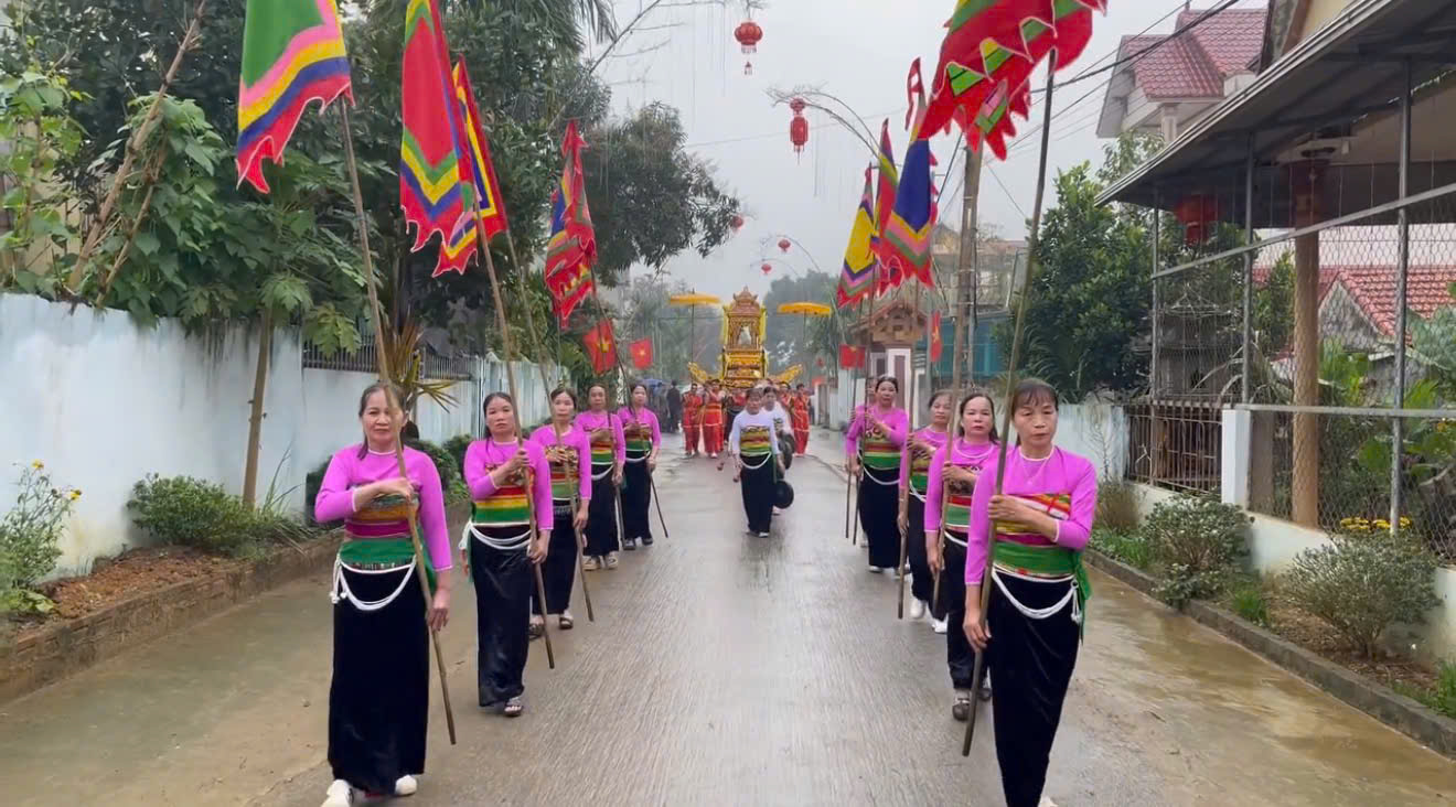 Lễ hội Đình làng Én – Trang nghiêm nghi lễ, đậm đà bản sắc truyền thống