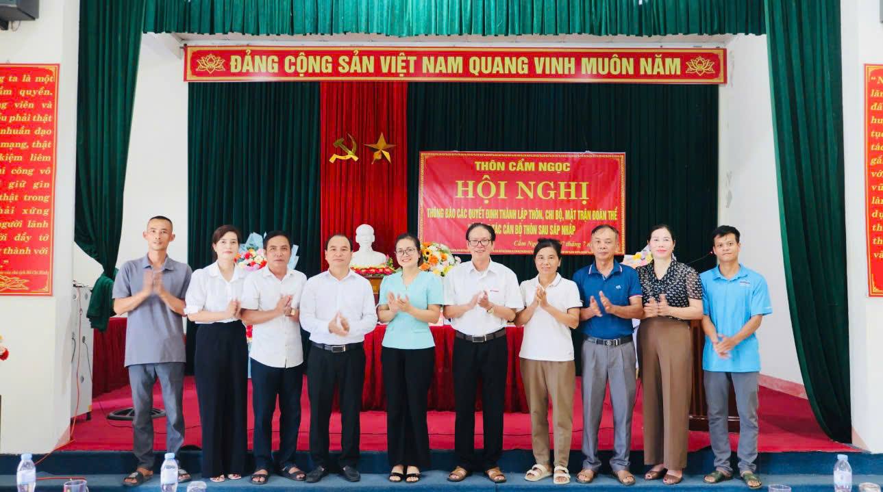 Thôn Cẩm Ngọc tổ chức hội nghị công bố các quyết định thành lập thôn, chi bộ, Mặt trận, đoàn thể và công tác cán bộ sau sáp nhập