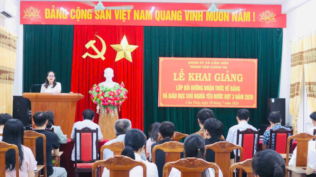 Trung tâm Chính trị xã Cẩm Thủy  Khai giảng lớp bồi dưỡng nhận thức về Đảng đợt 3 năm 2026
