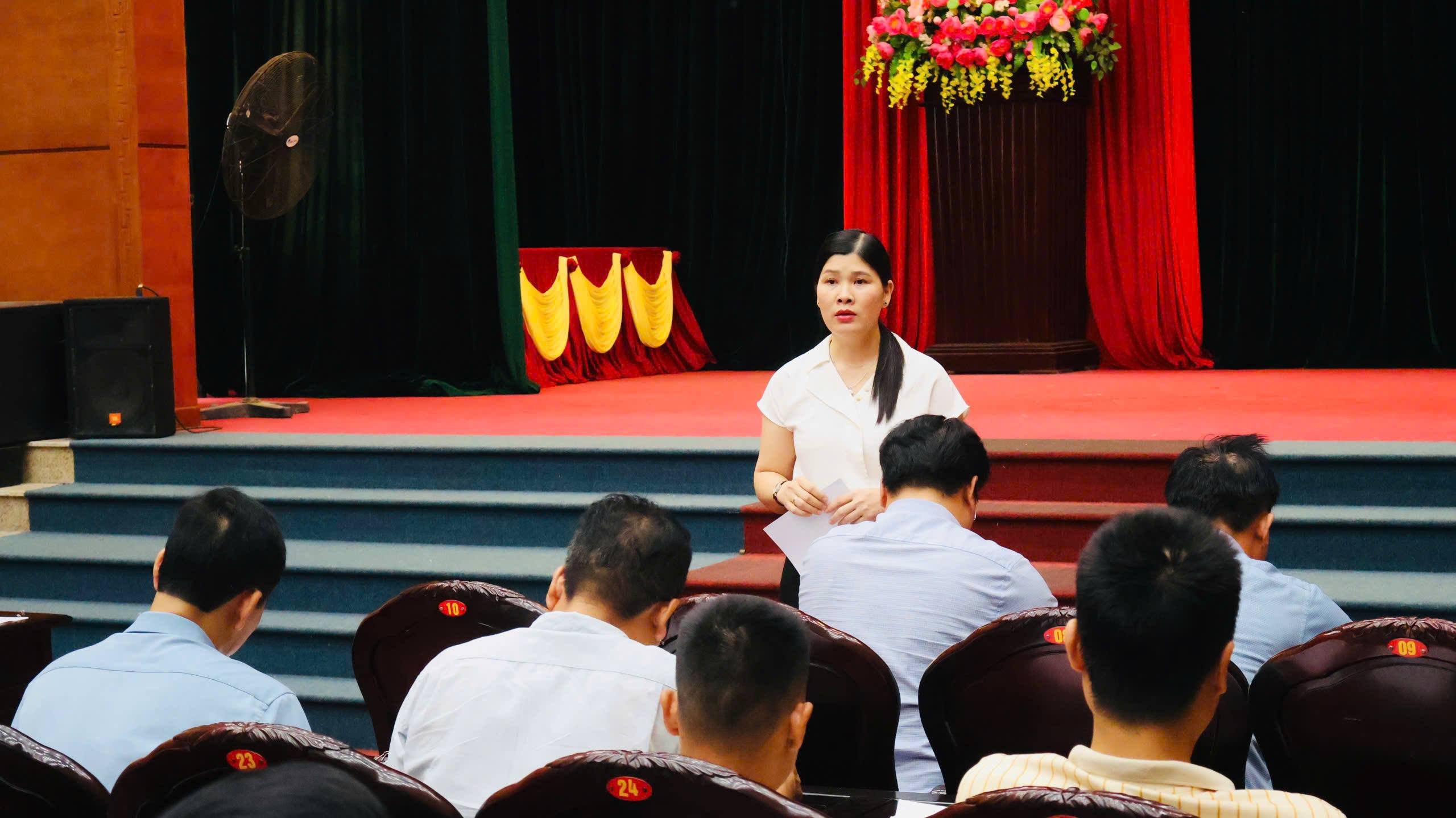Ban Tổ chức Giải Bóng chuyền da nam “Bông lúa vàng” và Giải Bóng chuyền hơi nữ xã Cẩm Thủy năm 2026 họp trưởng đoàn, trọng tài và bốc thăm lịch thi đấu giải bóng chuyền năm 2026