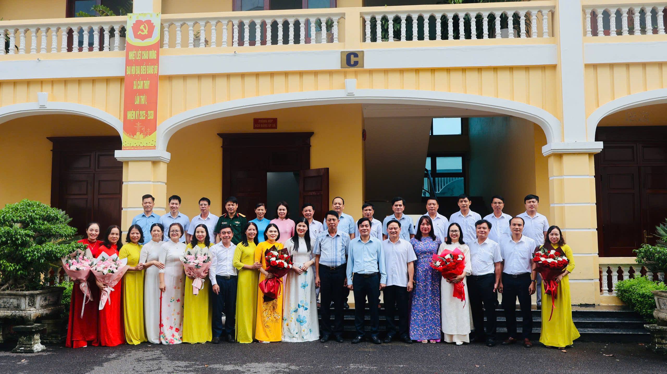 Đảng ủy xã Cẩm Thủy công bố các Quyết định thành lập Đảng bộ các trường học công lập
